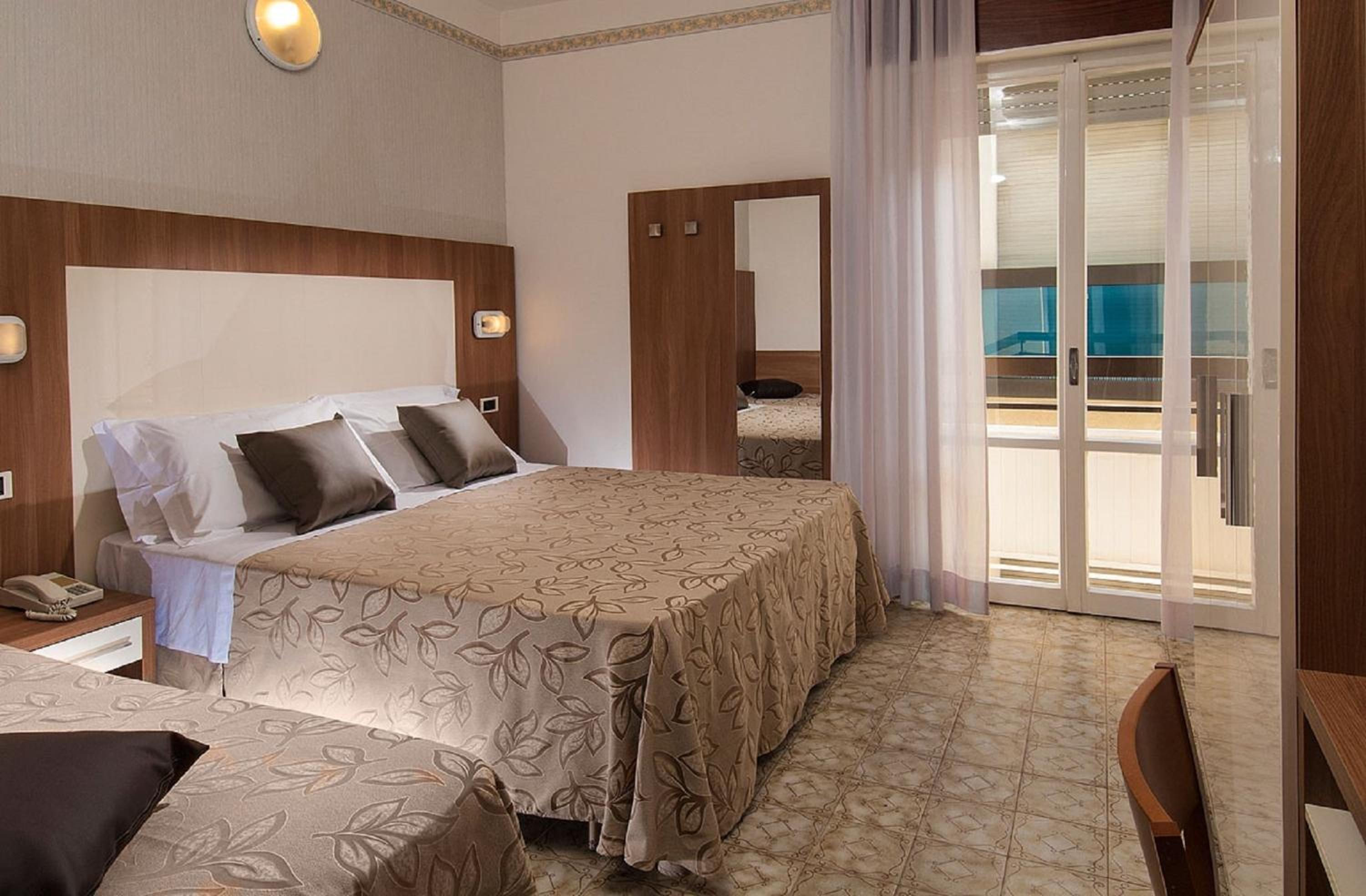 Economy Double Room photo 3