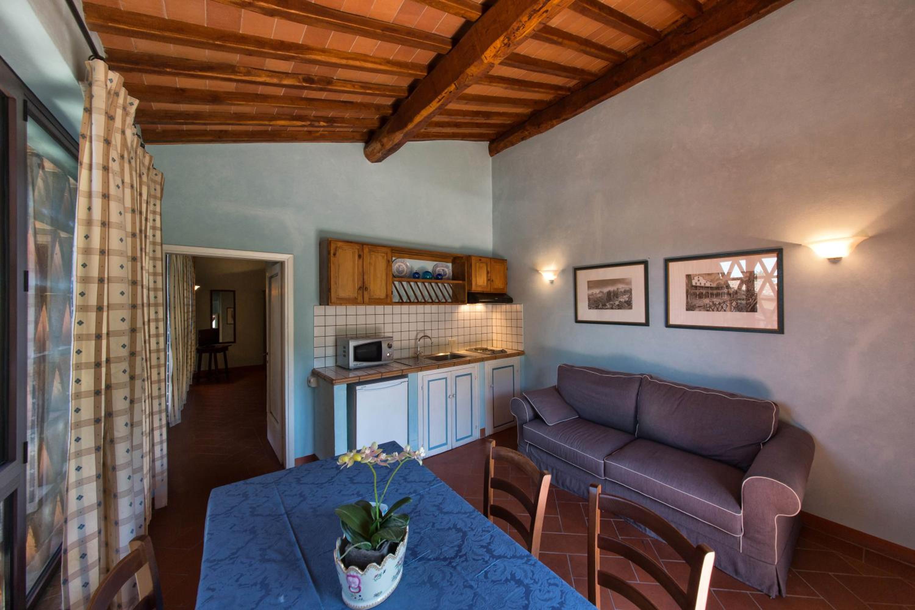 Family Room - Photo 7