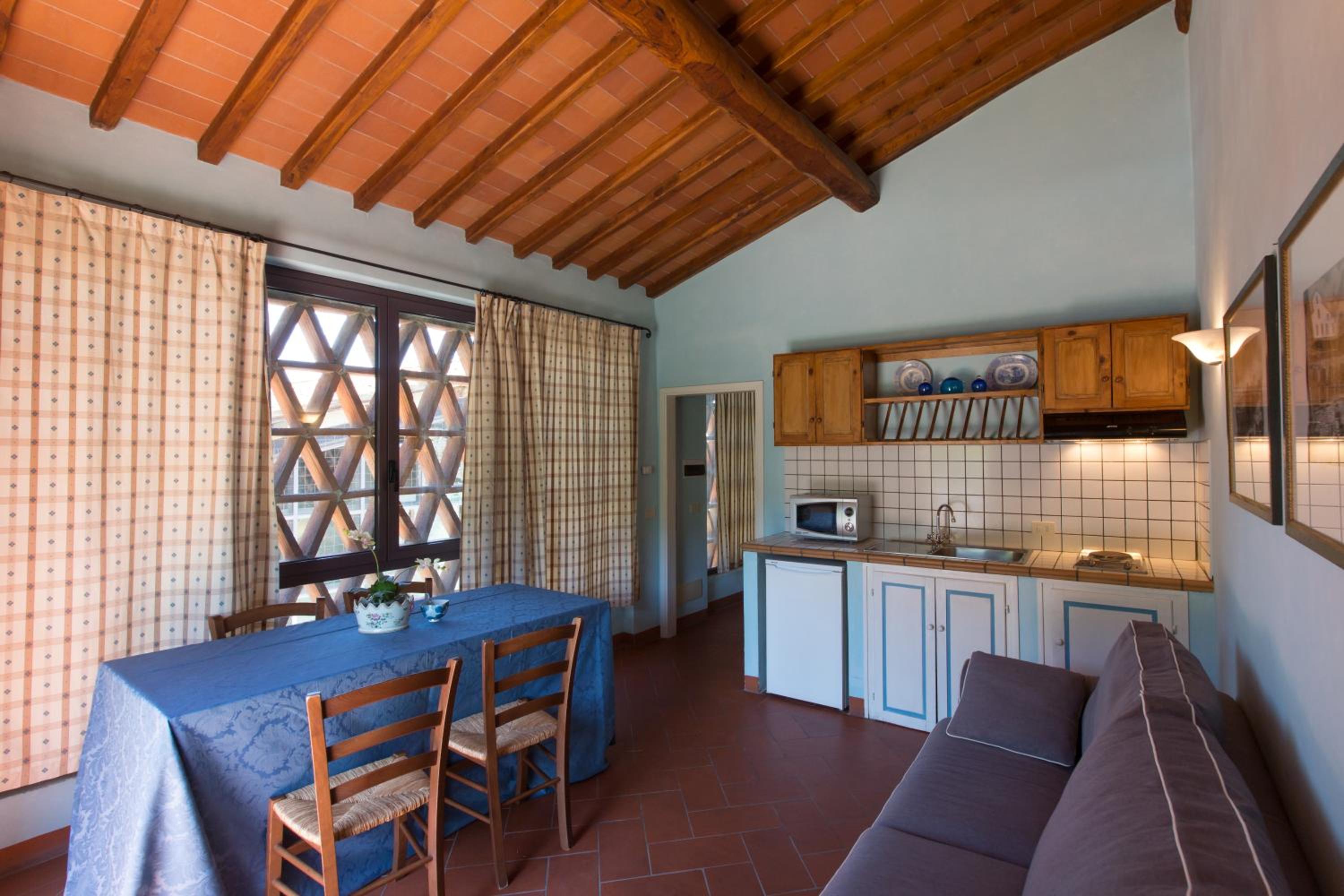 Family Room - Photo 8