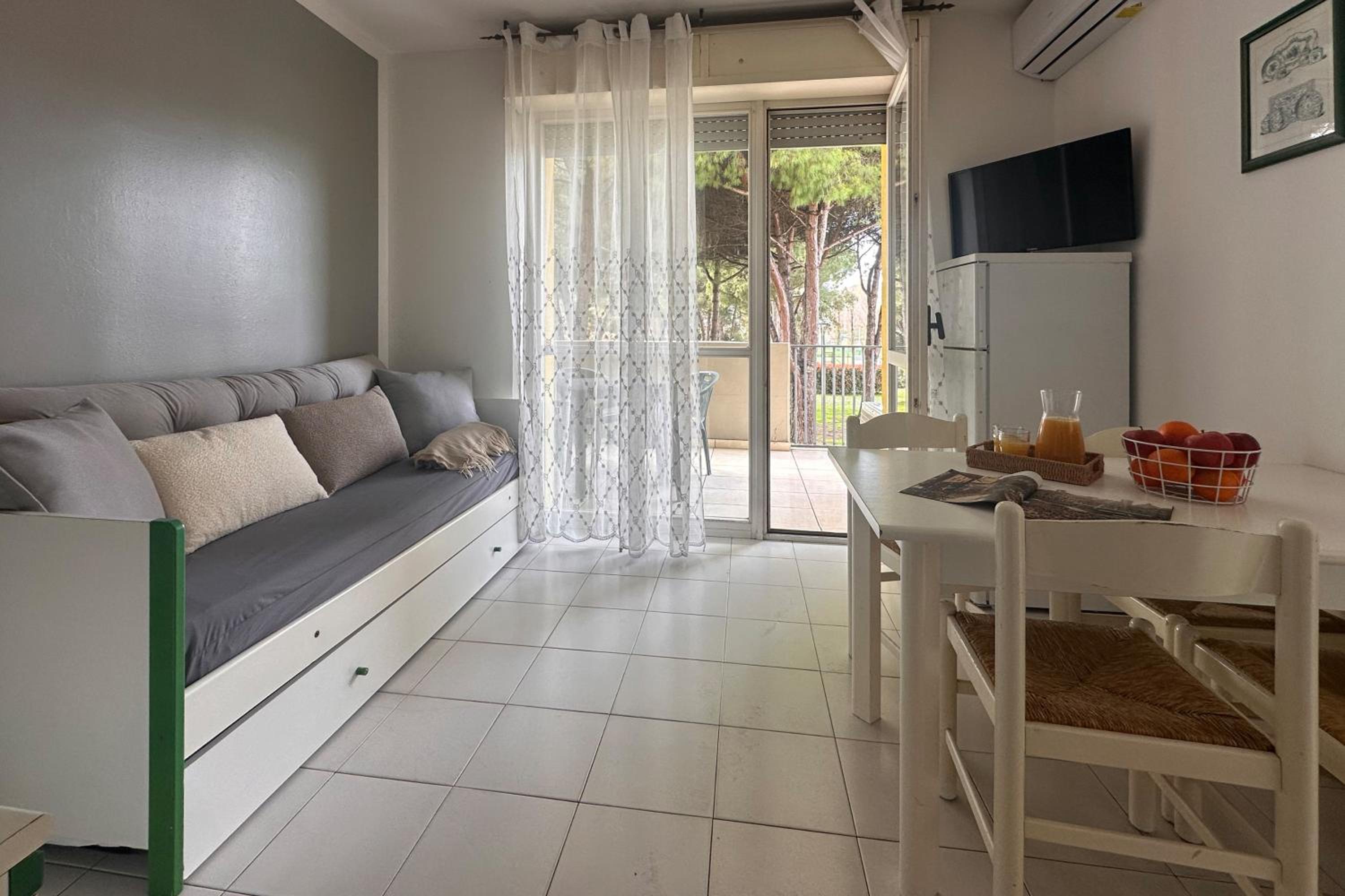 Superior One-Bedroom Apartment with Air Conditioning and Terrace (4 Adults)