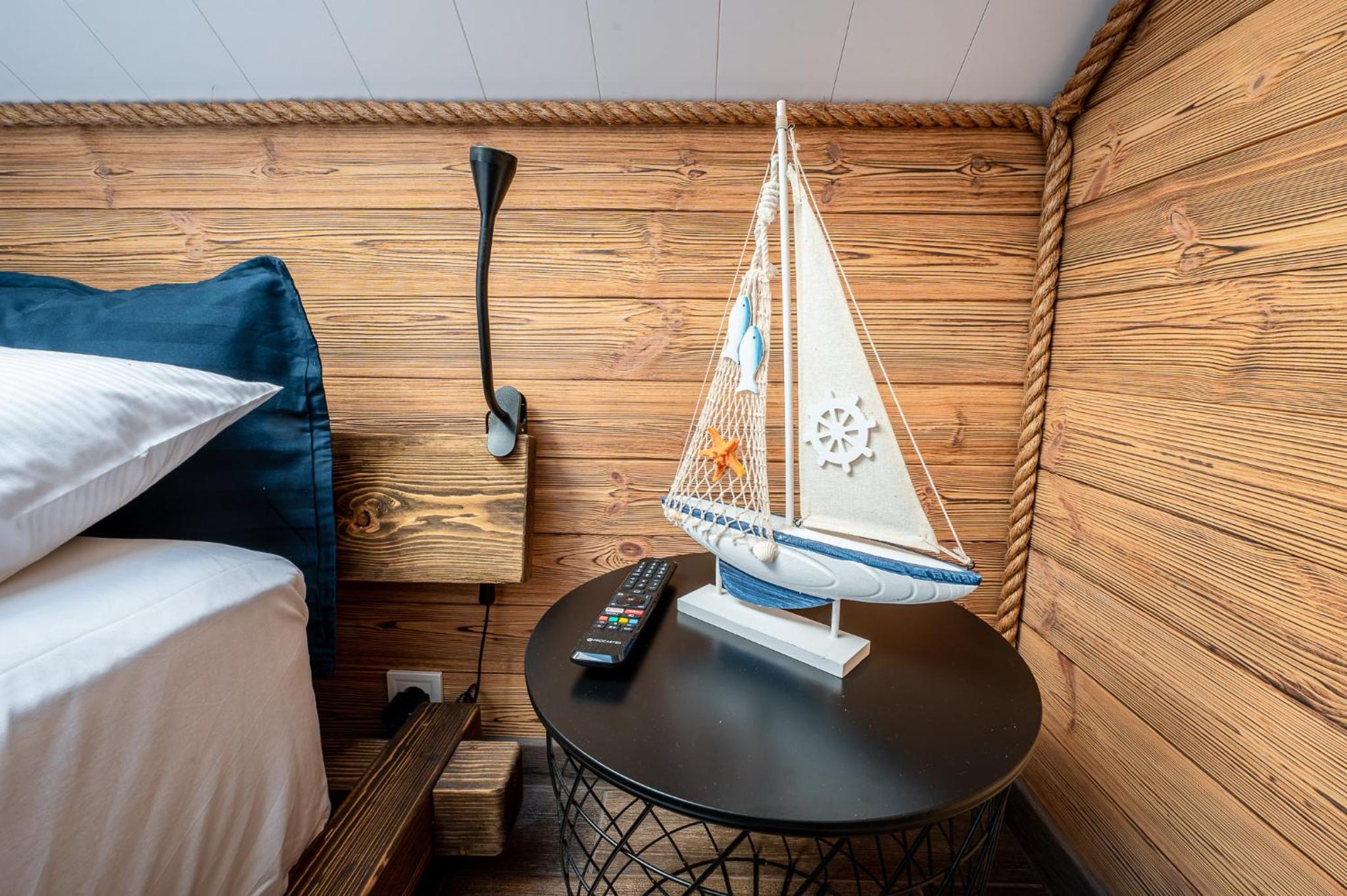 Double Room - Photo 19