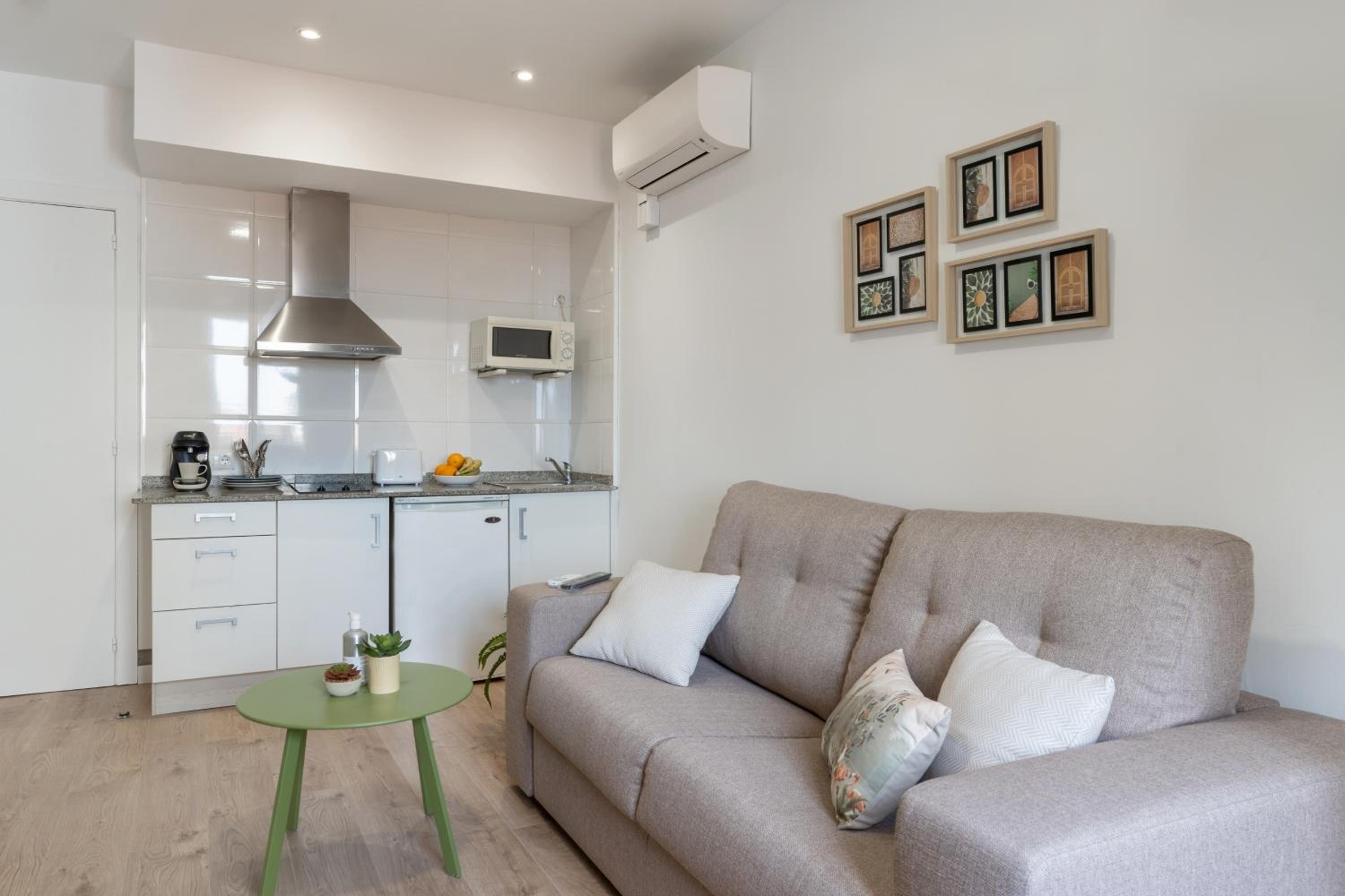 One-Bedroom Apartment - Photo 1