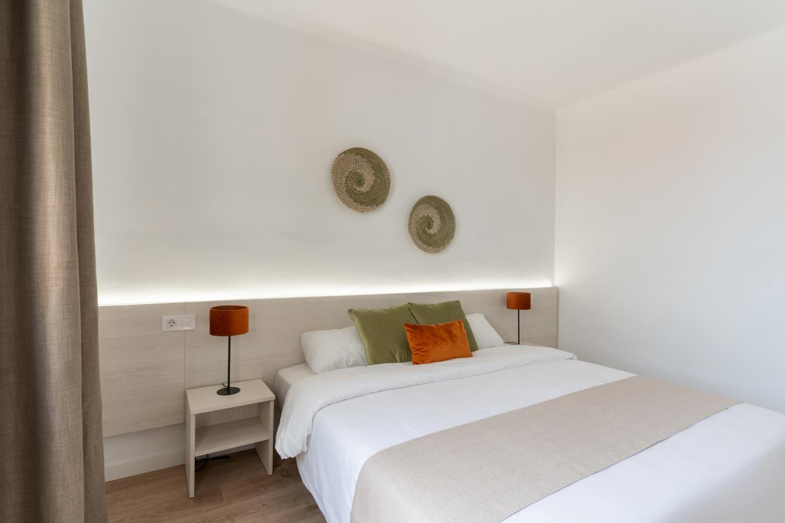 One-Bedroom Apartment - Photo 4