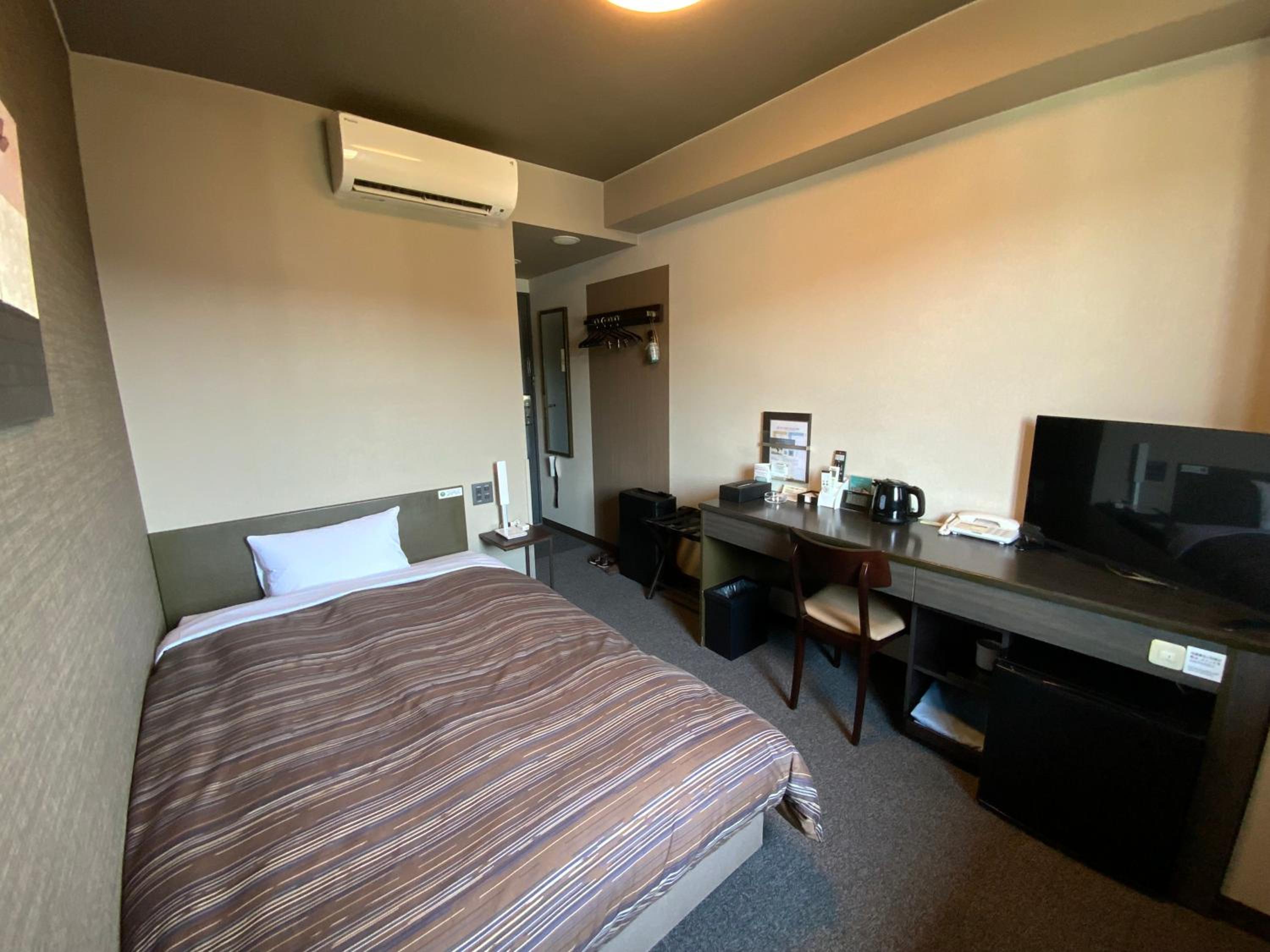 Single Room - Smoking - Heated Tobacco Only