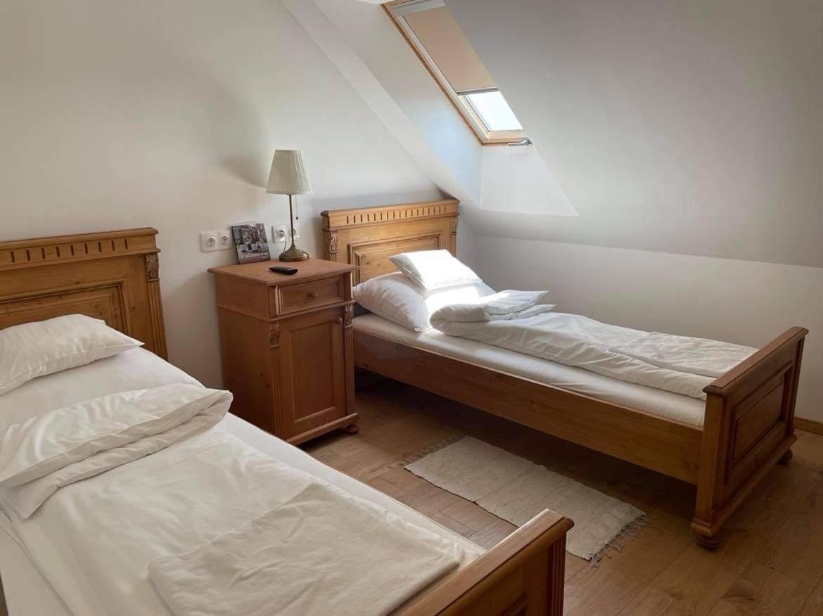 Twin Room with Bathroom - Photo 2