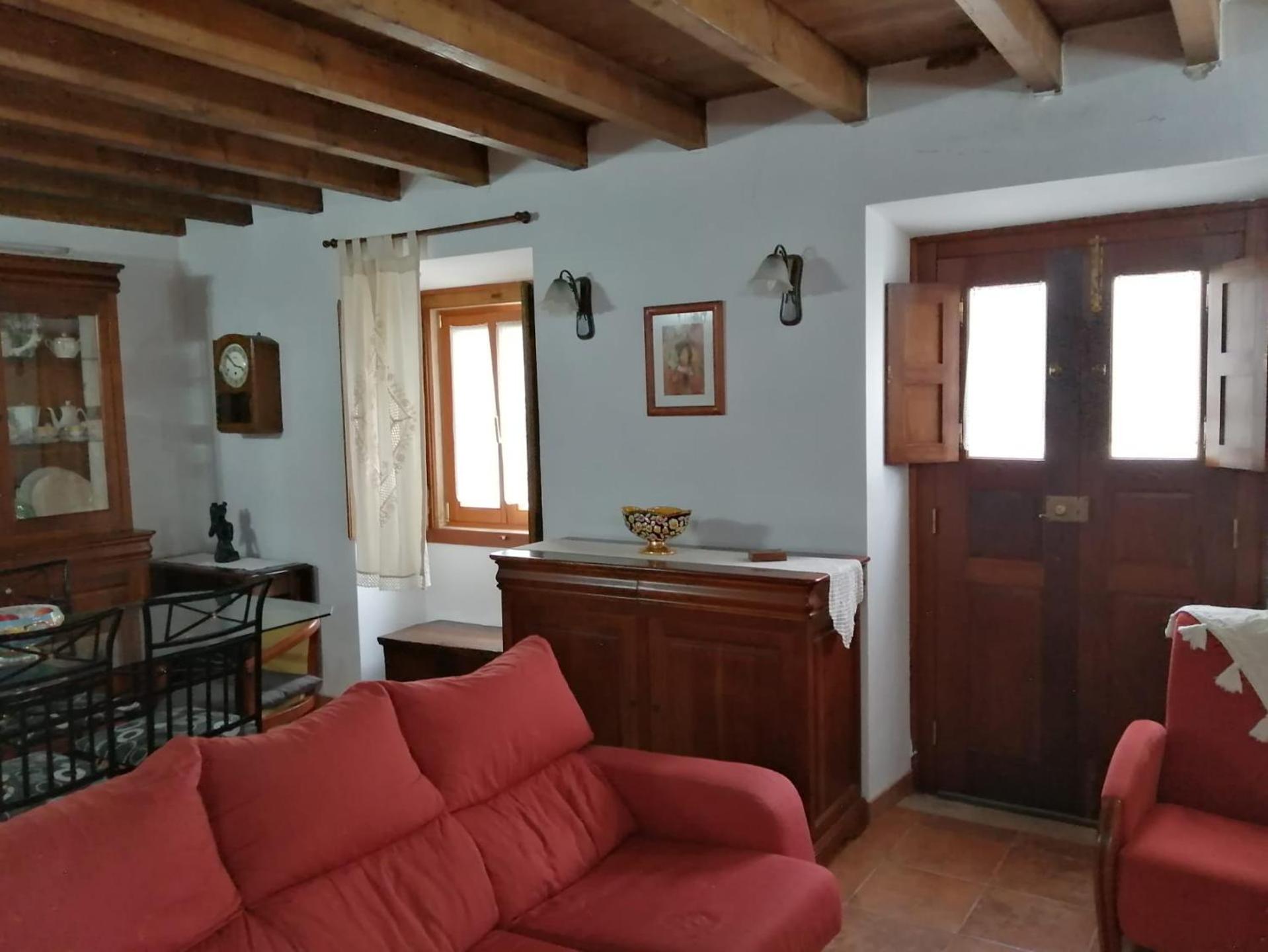Three-Bedroom House photo 3