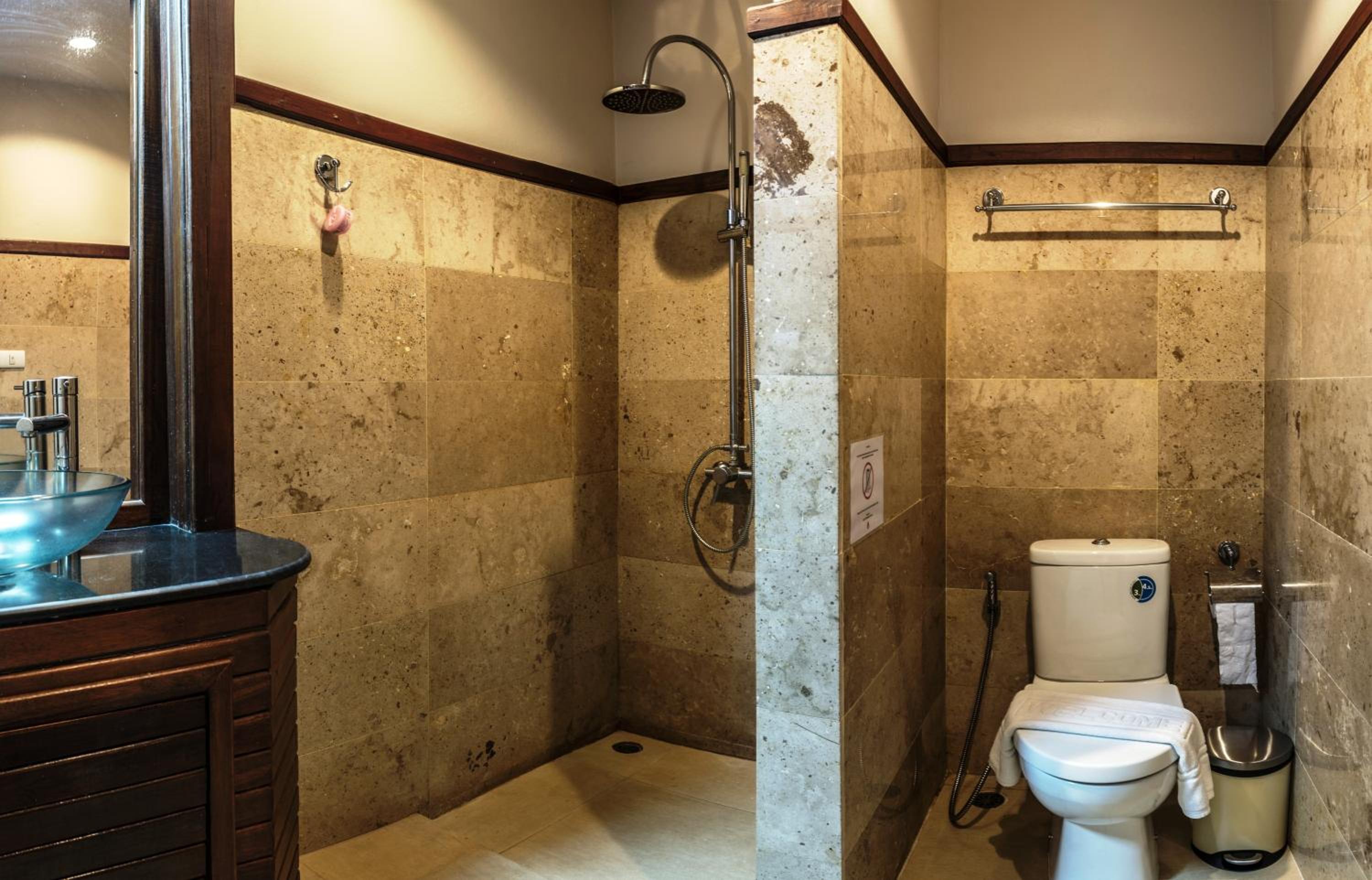 2 bedroom Sea View suite with panoramic rooftop photo 2