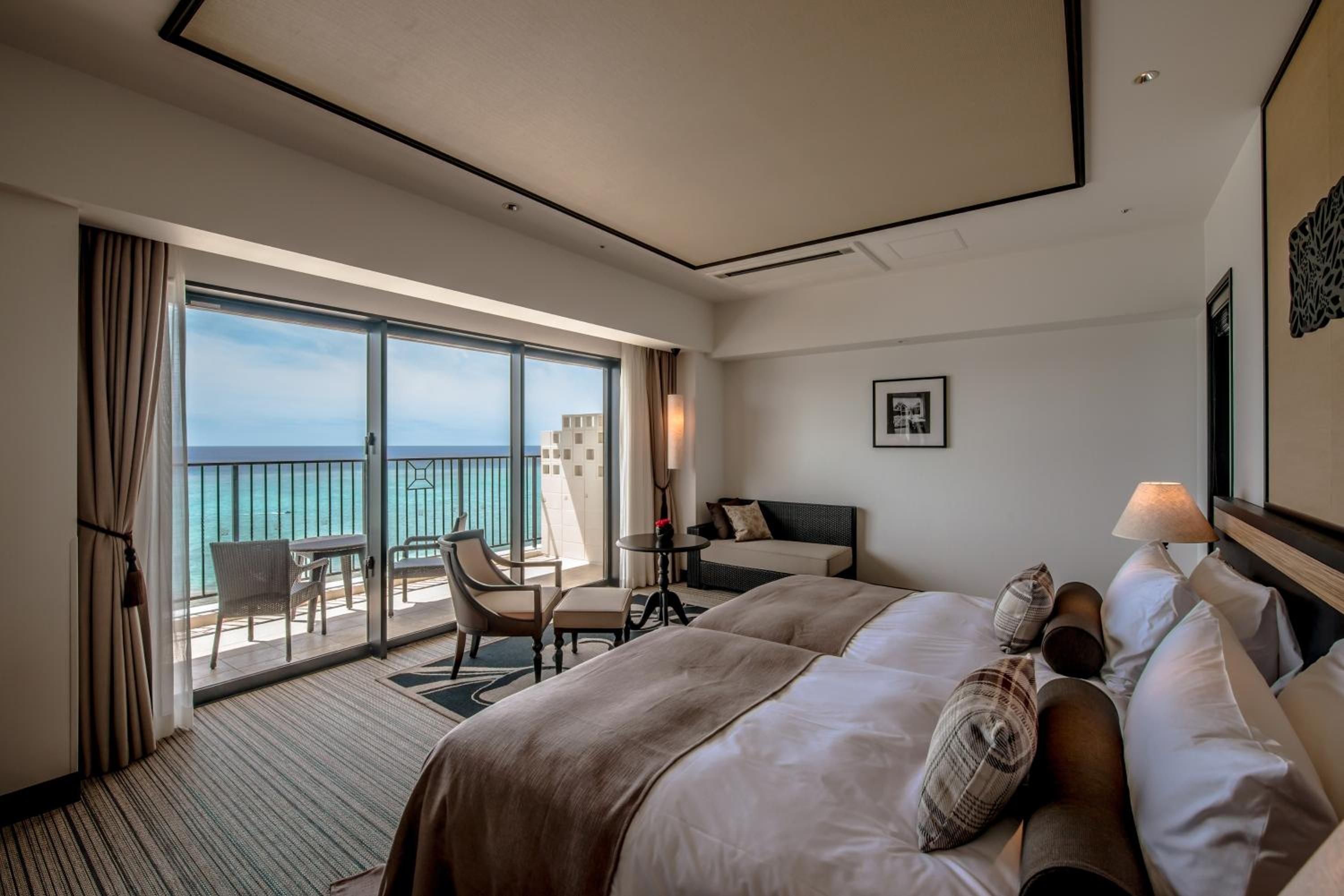 Superior Hollywood Twin Room Sea View,(5th–11th)  photo 3