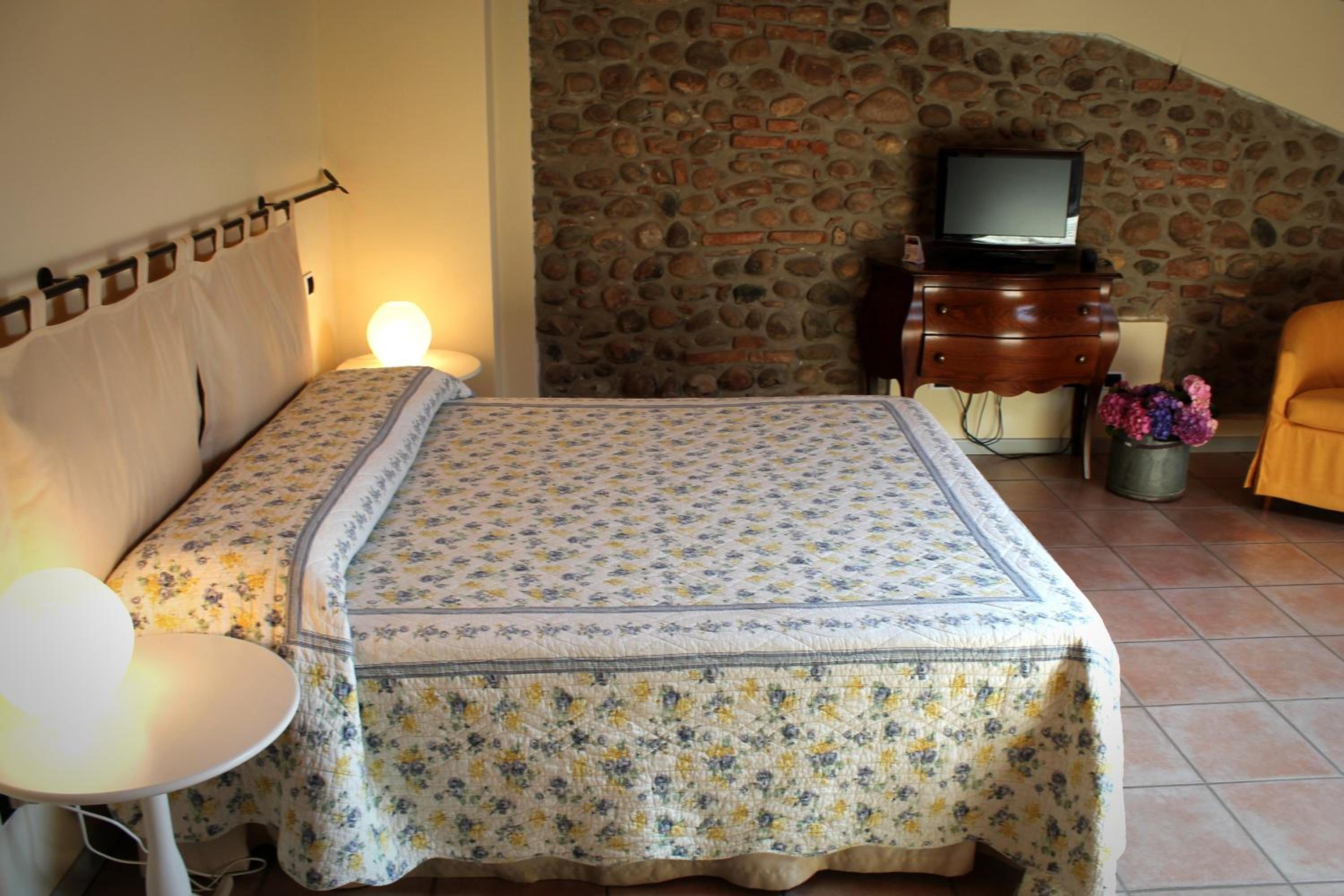Large Double Room photo 1