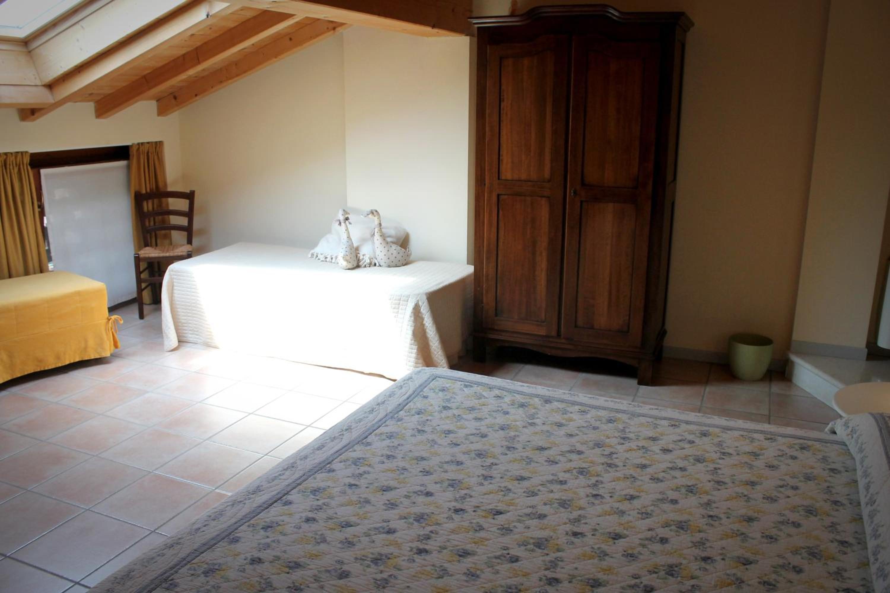 Large Double Room photo 2
