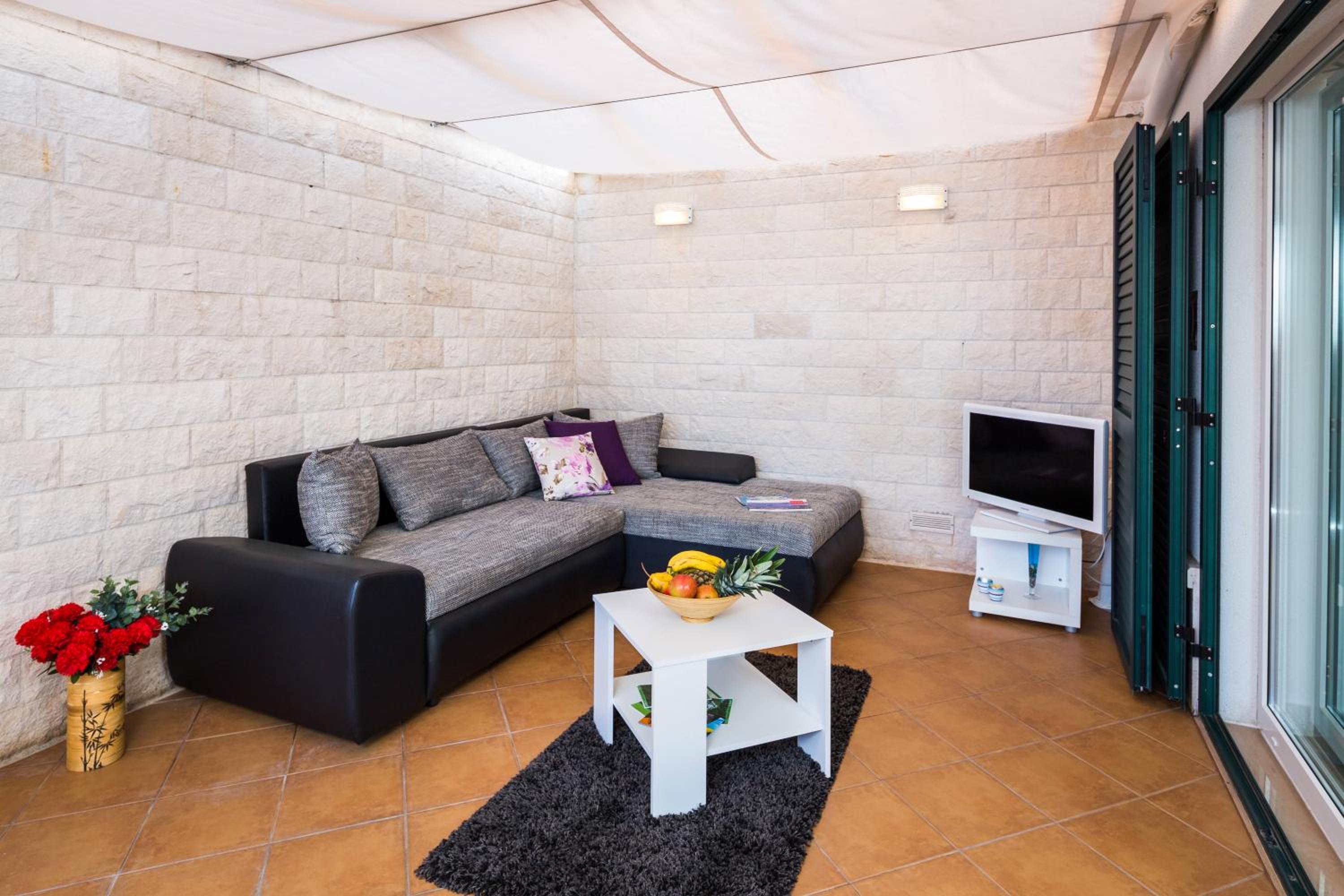 Studio with Terrace photo 3