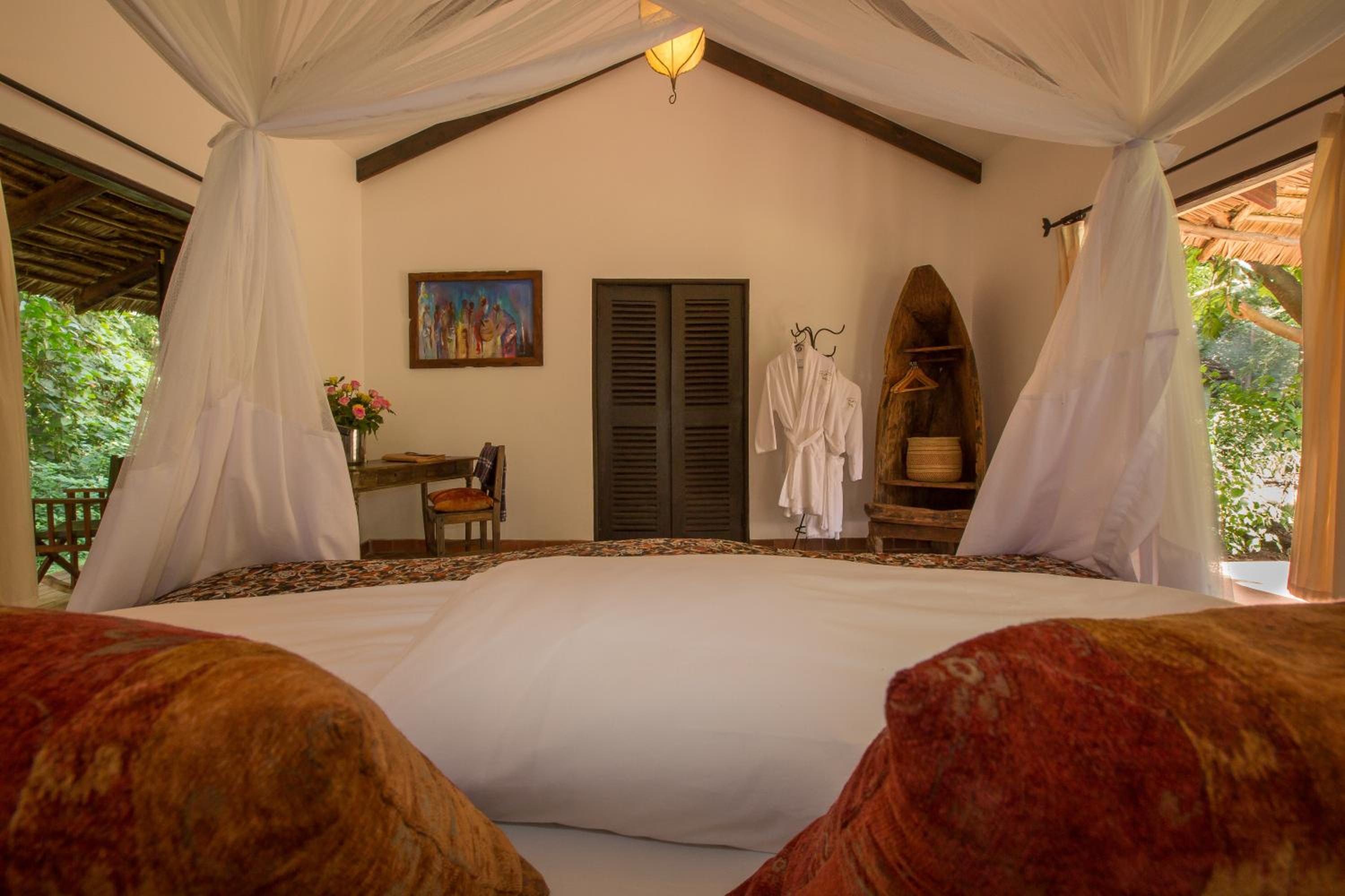 Double or Twin Room - Photo 13