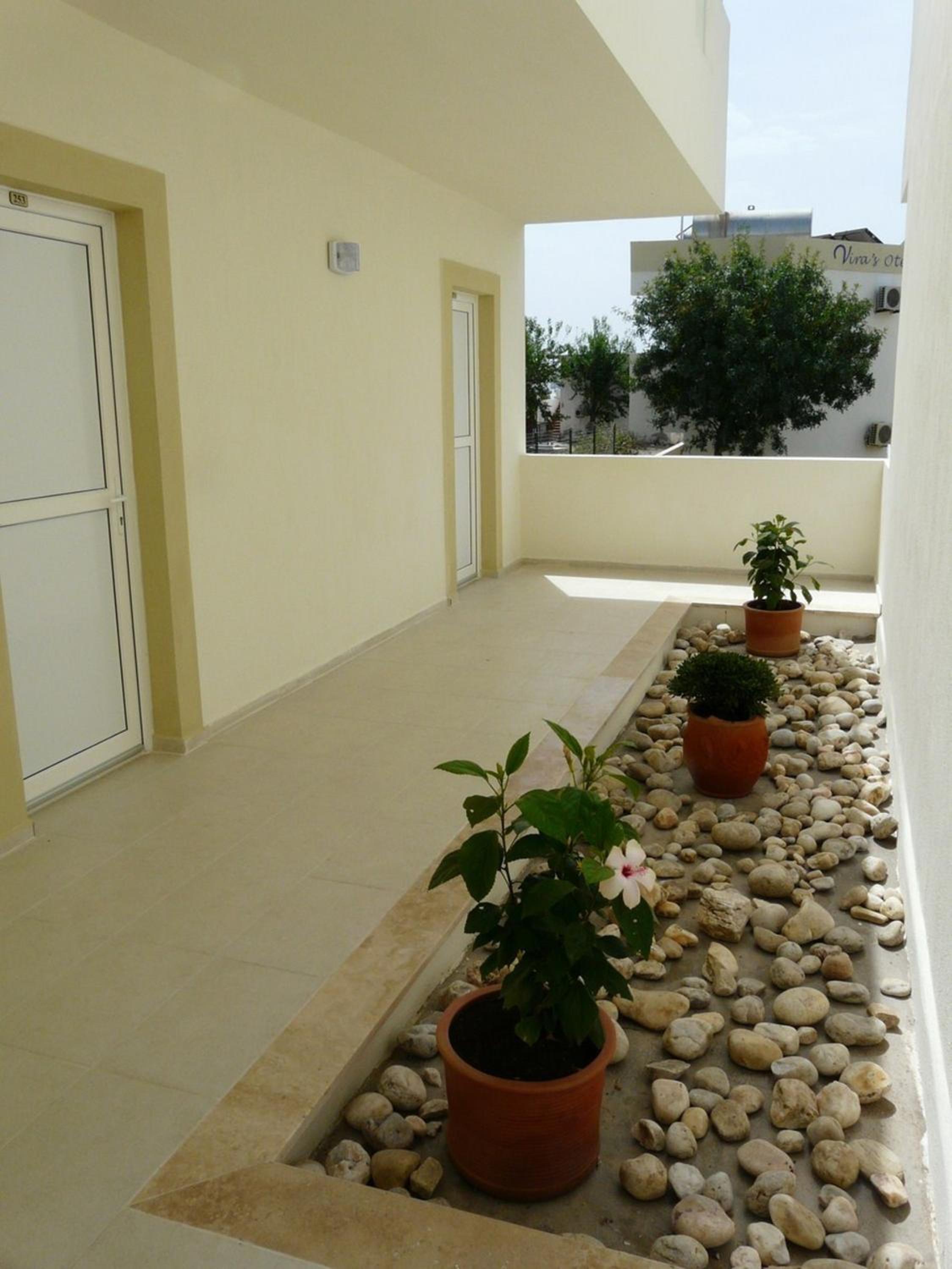 Double or Twin Room - Photo 4