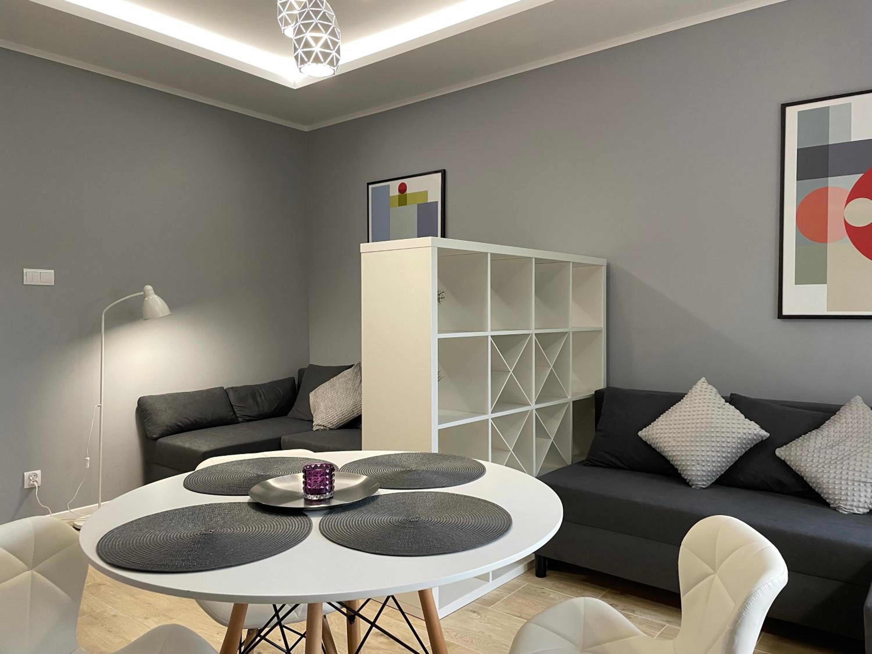One-Bedroom Apartment - Photo 12