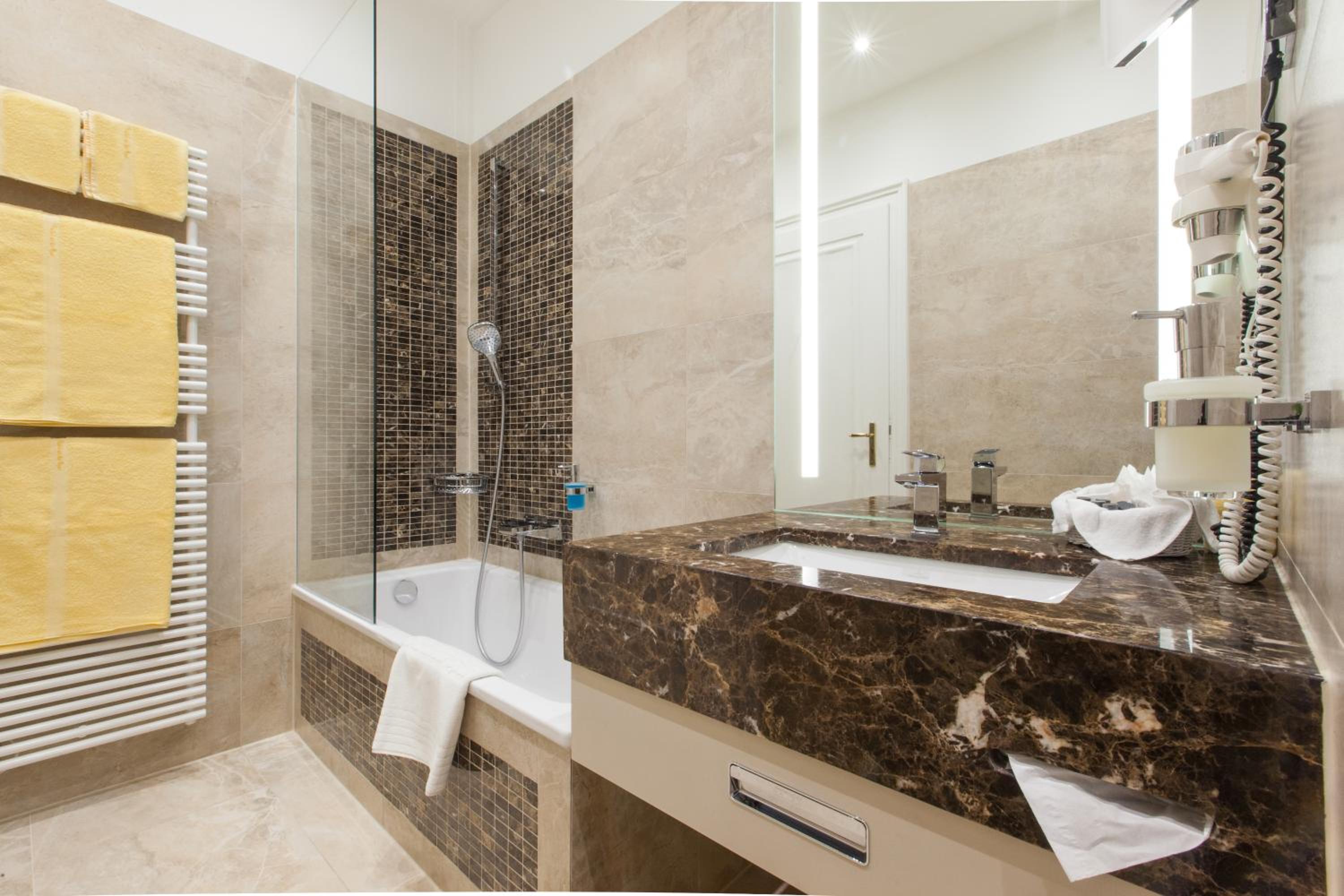 Double Room - Courtyard