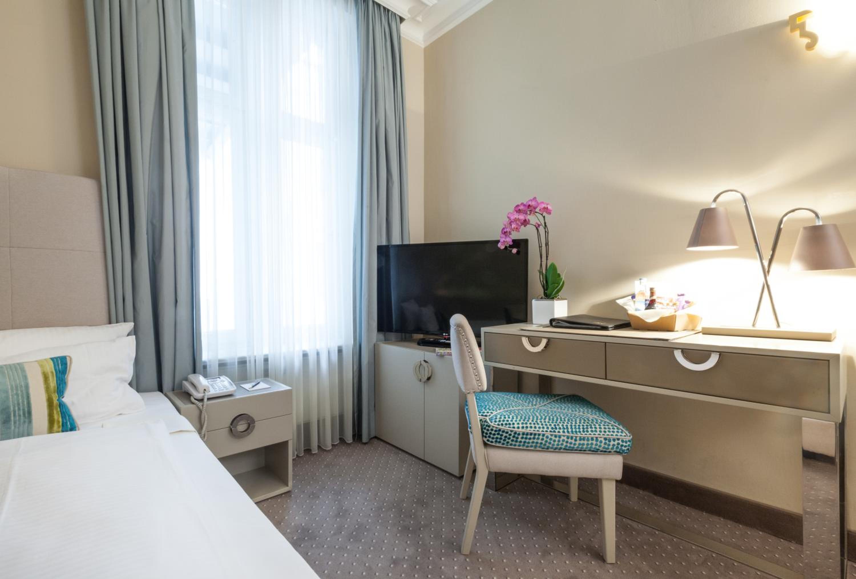 Single Room - Courtyard