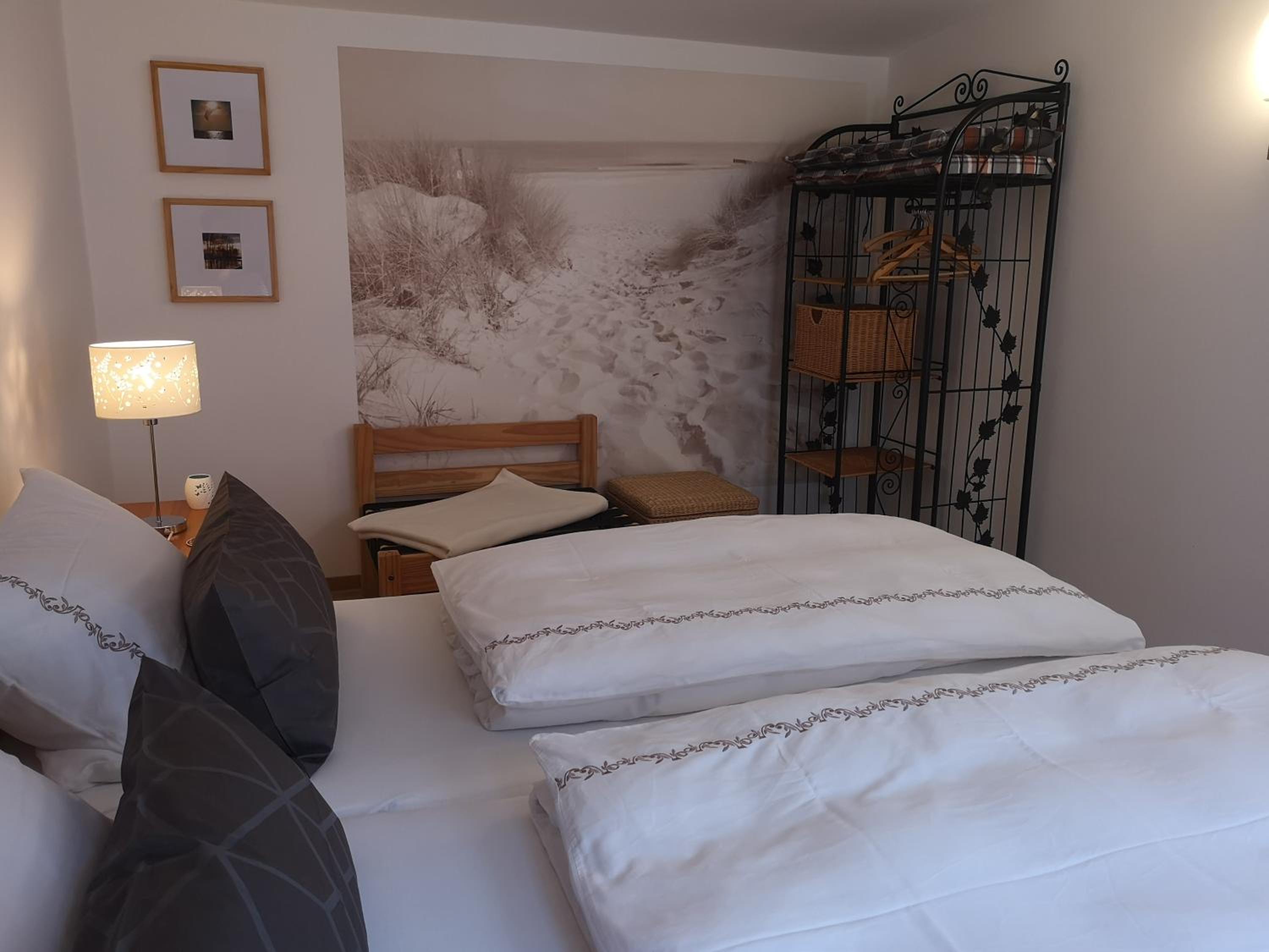 One-Bedroom House photo 1