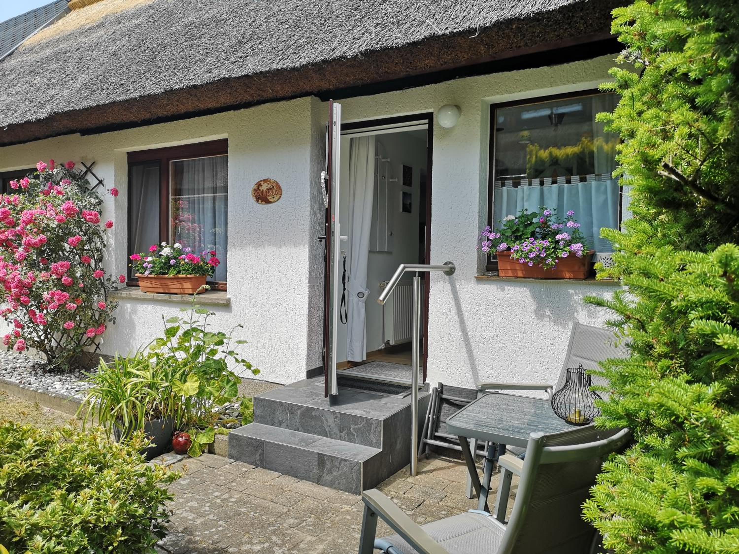 One-Bedroom House photo 2