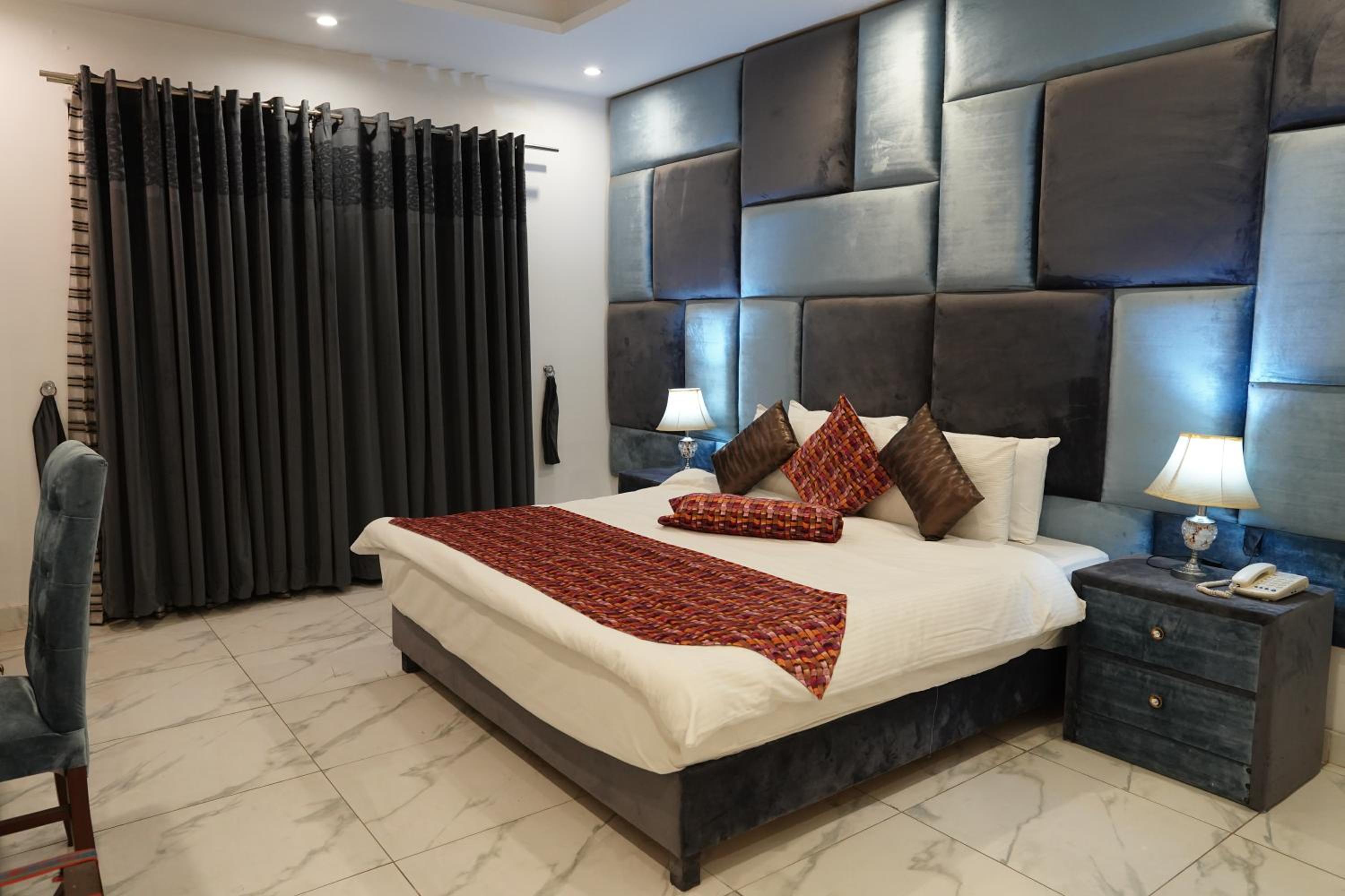 Executive Suite photo 1