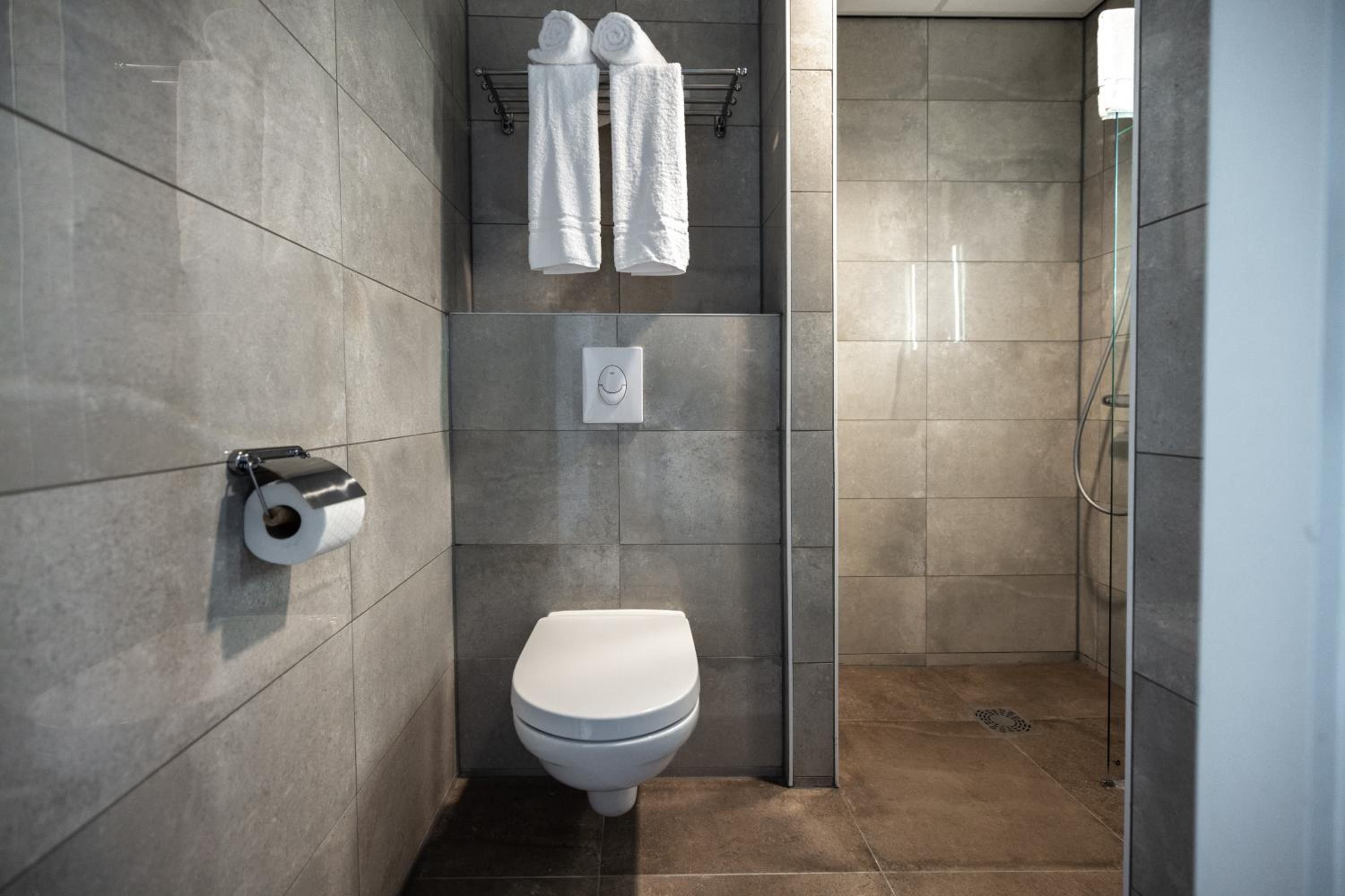 Double Room with Private Bathroom - Photo 6