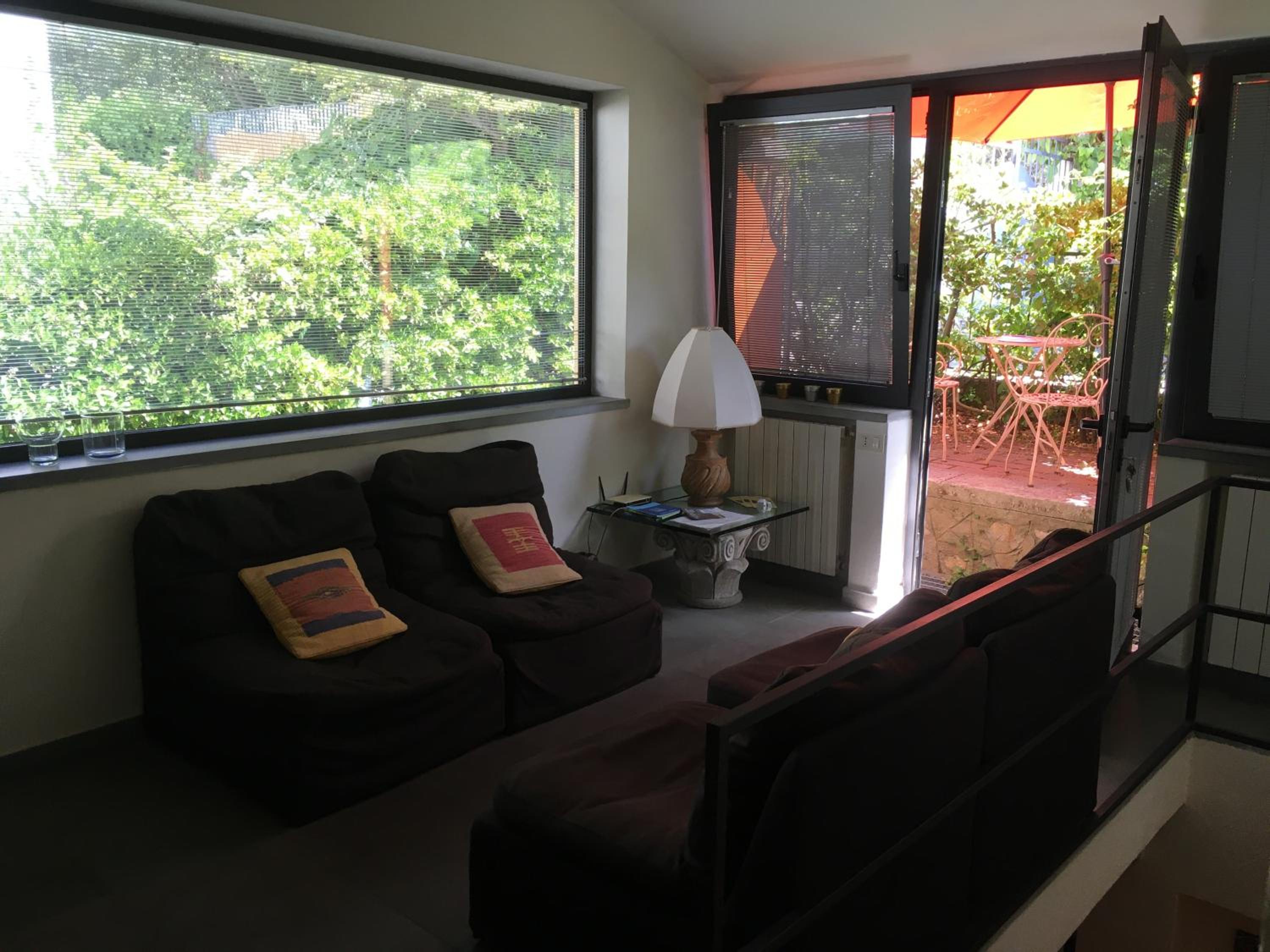 One-Bedroom Apartment with Garden - Split Level - Photo 5