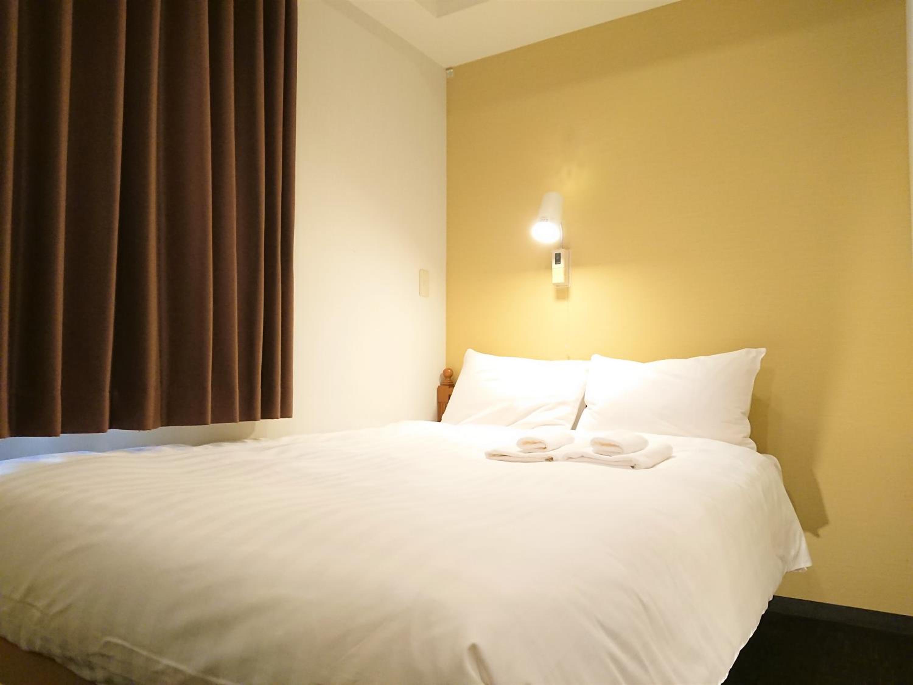 Double Room with Small Double Bed - Non-Smoking photo 2