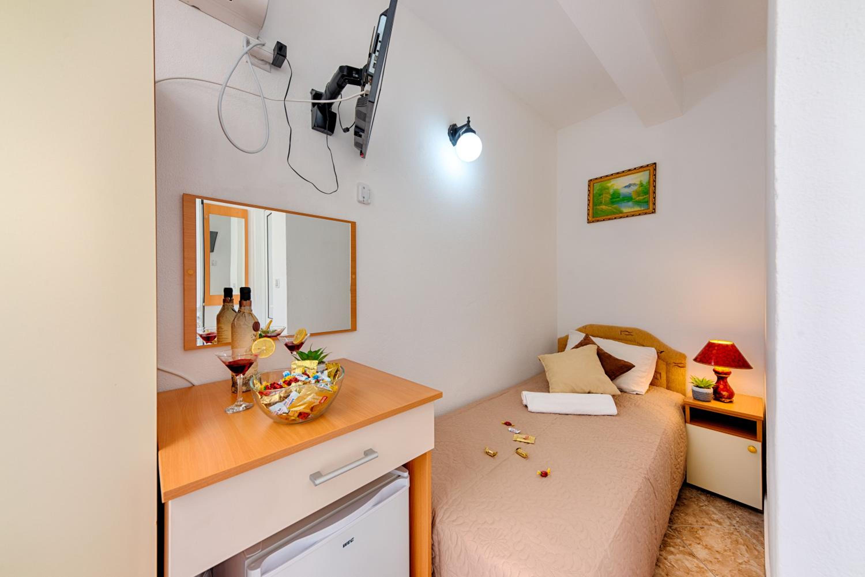 Single Room photo 1