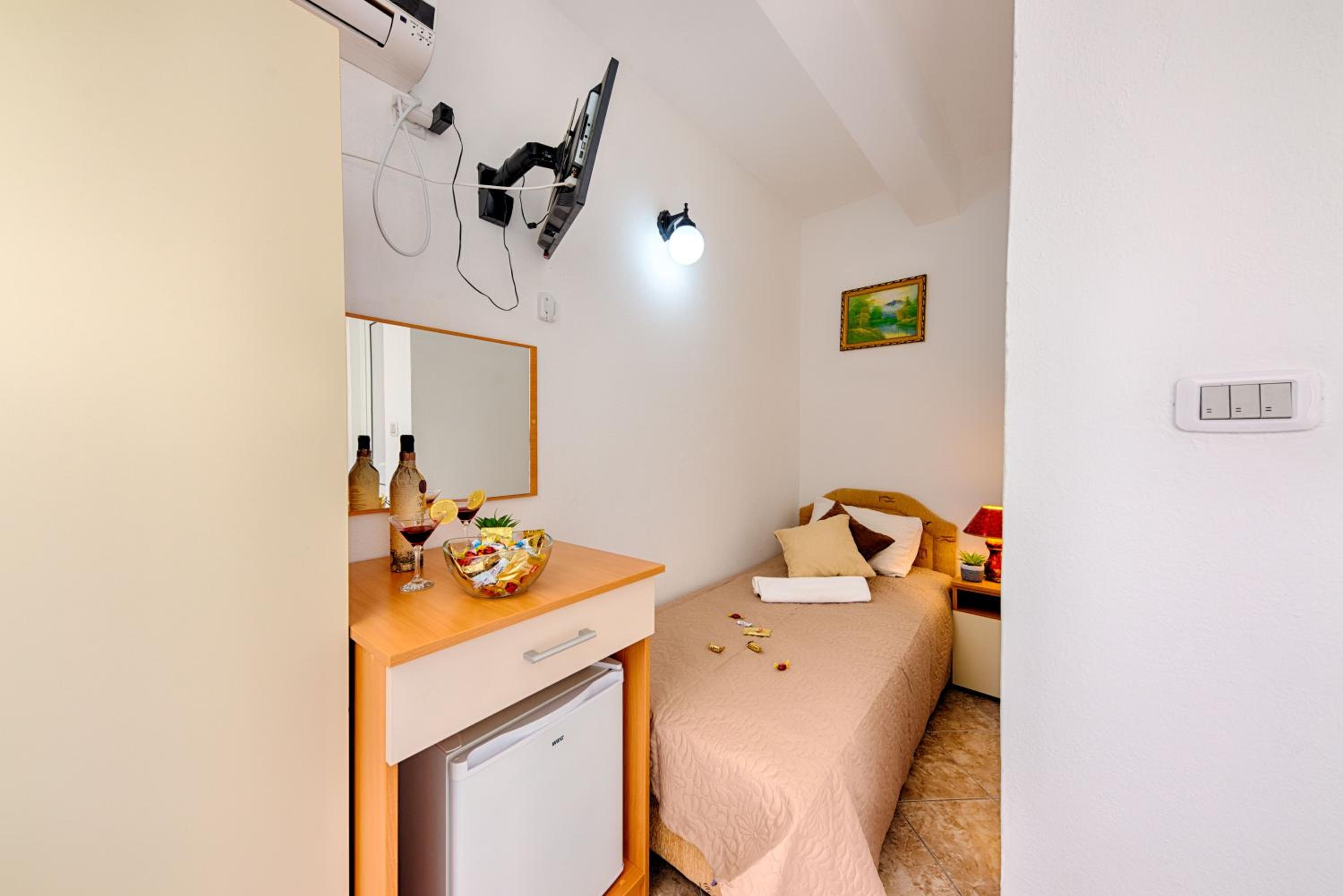 Single Room photo 3