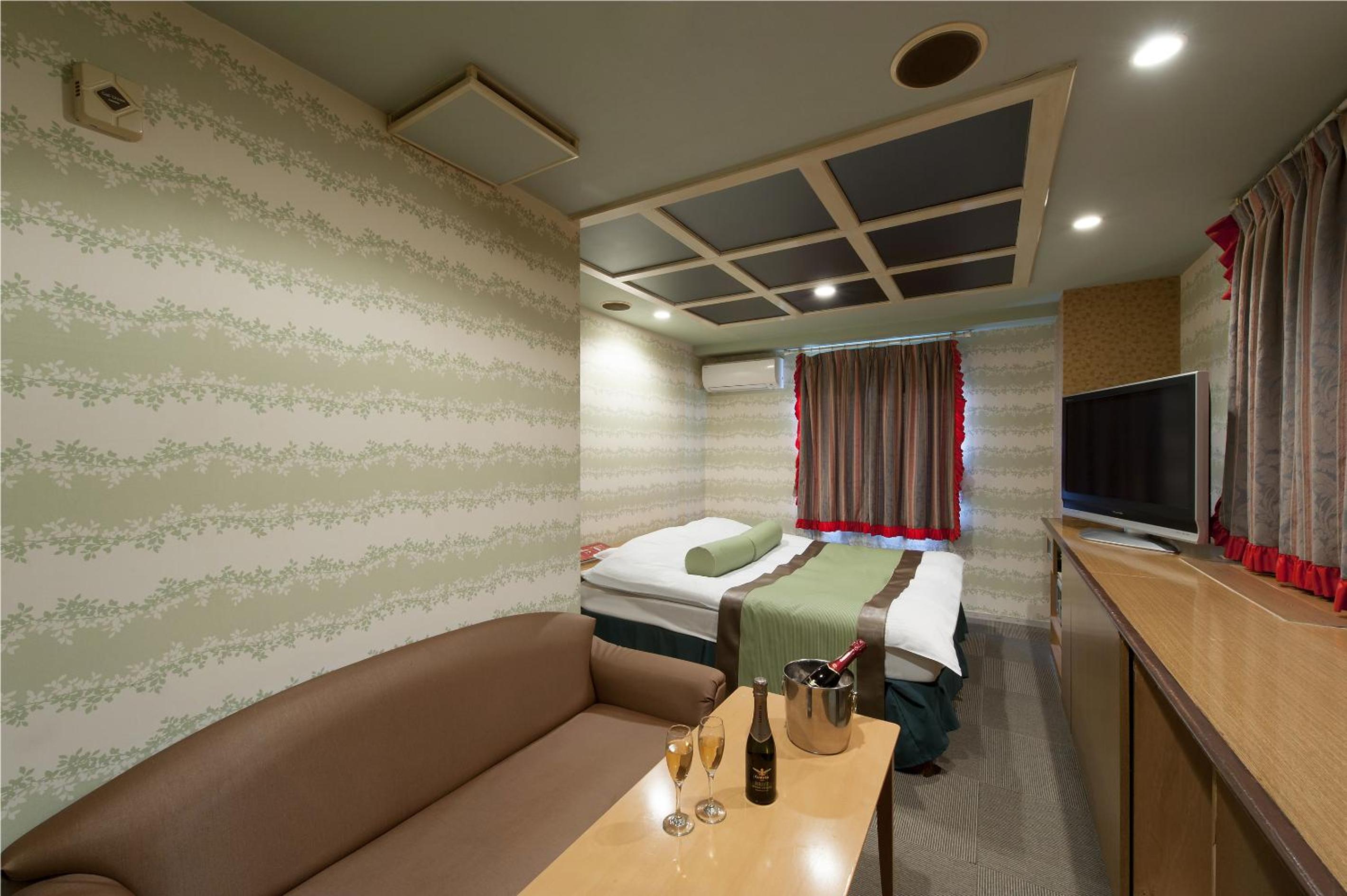 Standard King Room photo 1