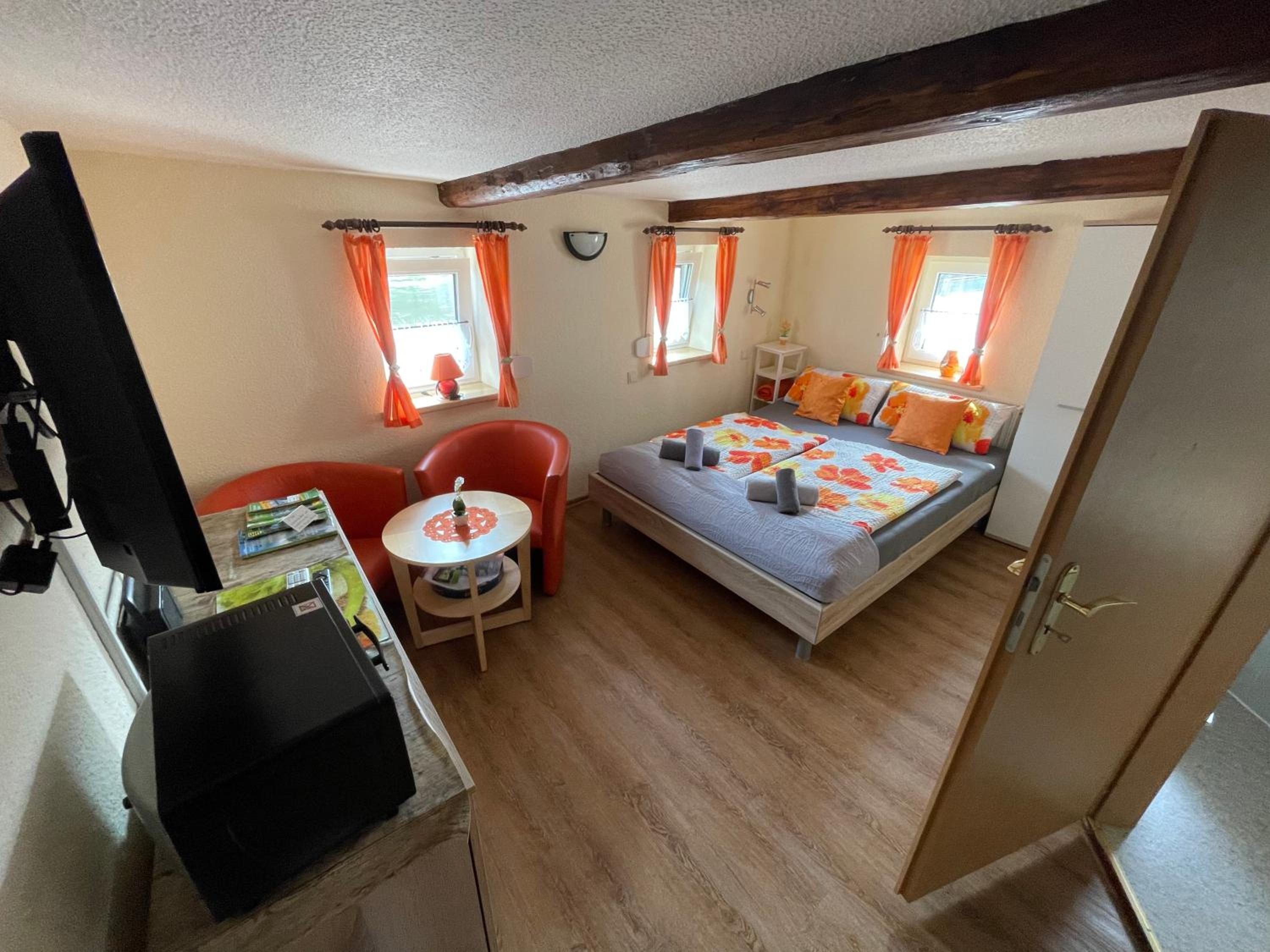 Double Room with Private Bathroom photo 2