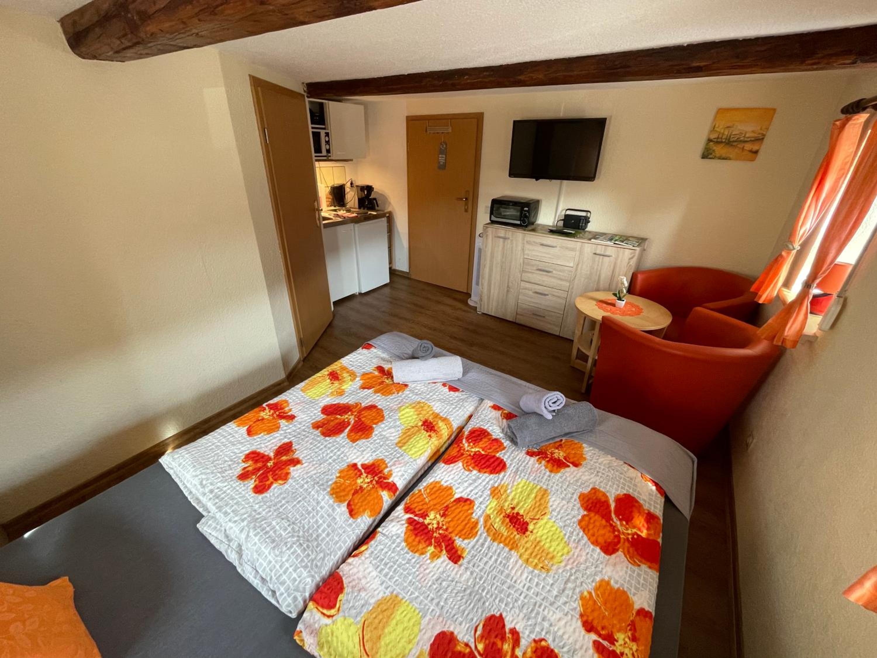 Double Room with Private Bathroom photo 3