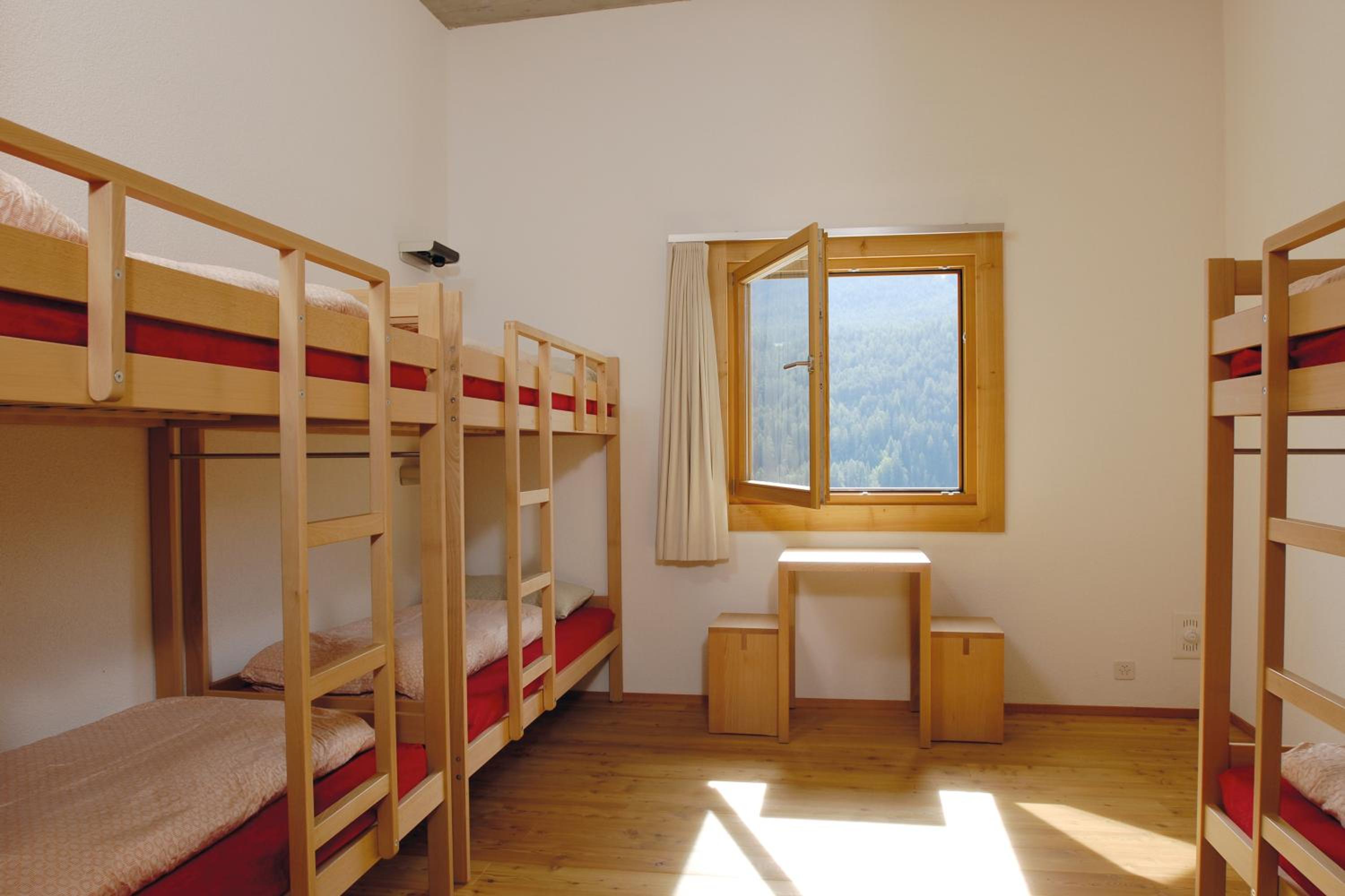 Sextuple Room with Shared Bathroom photo 2
