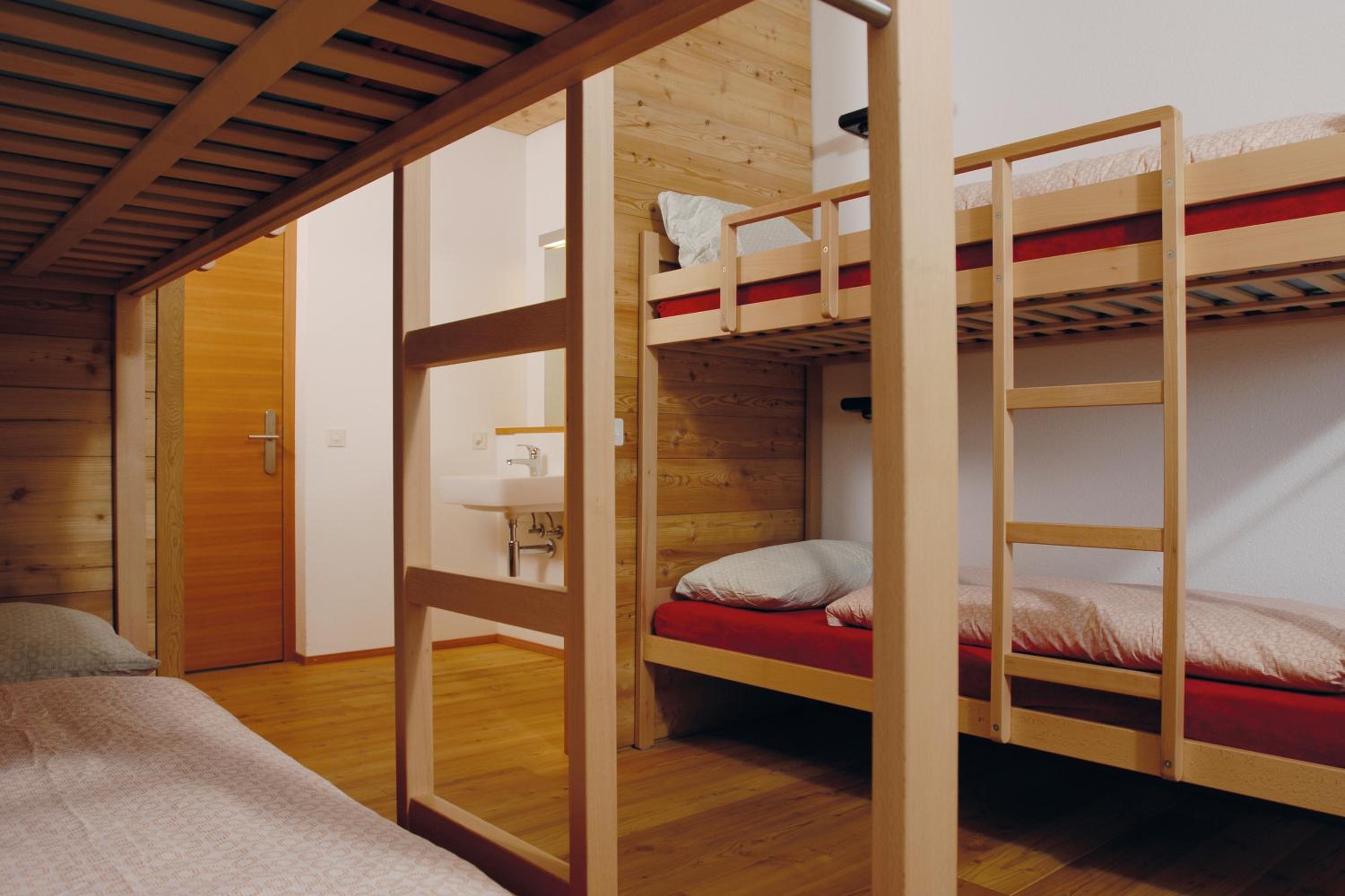 Sextuple Room with Shared Bathroom photo 3