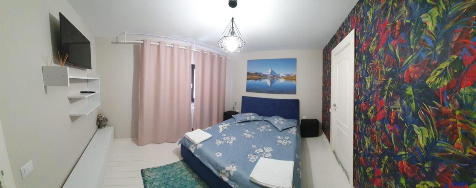 Five-Bedroom House - Photo 16