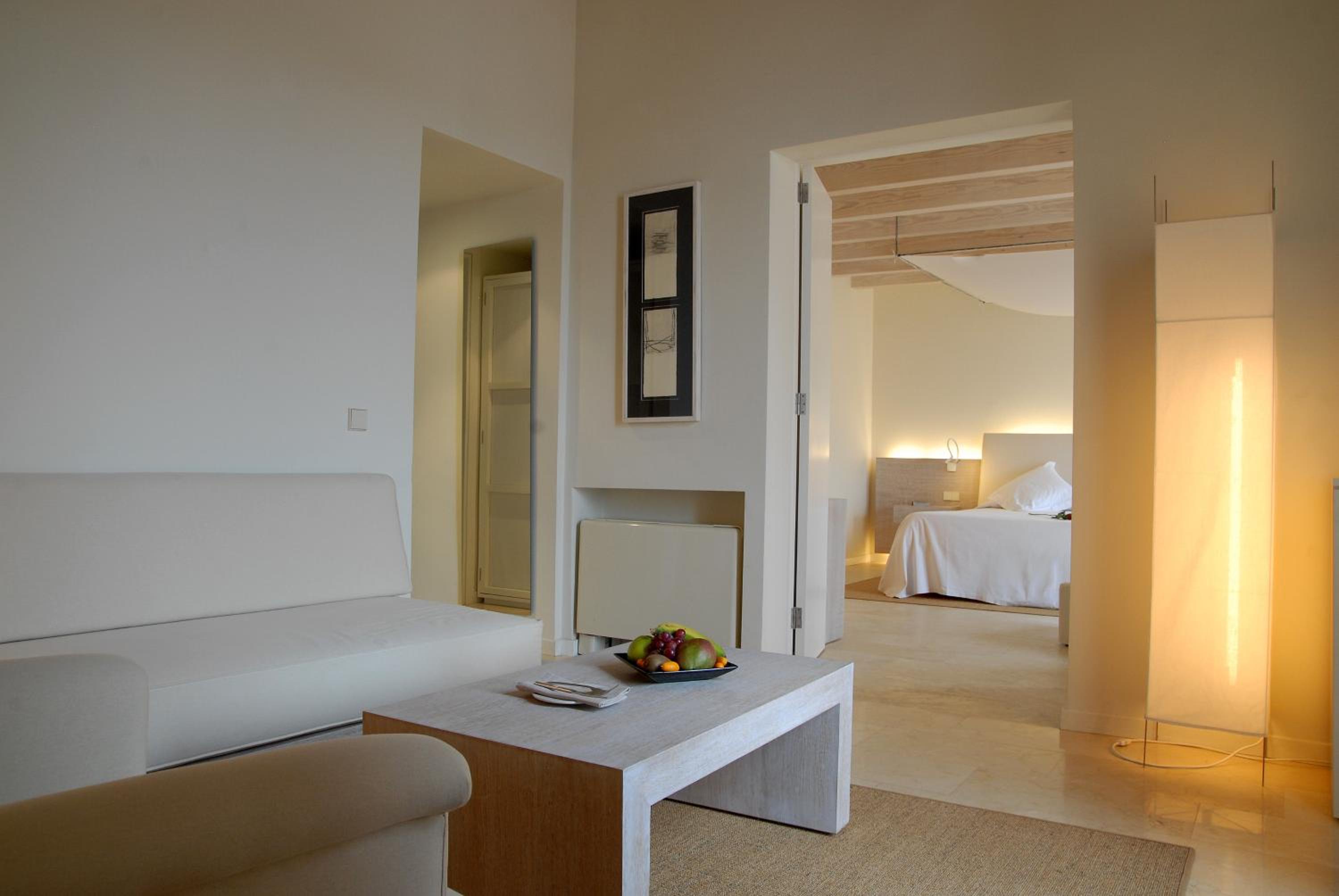 Luxury Suite - Photo 4