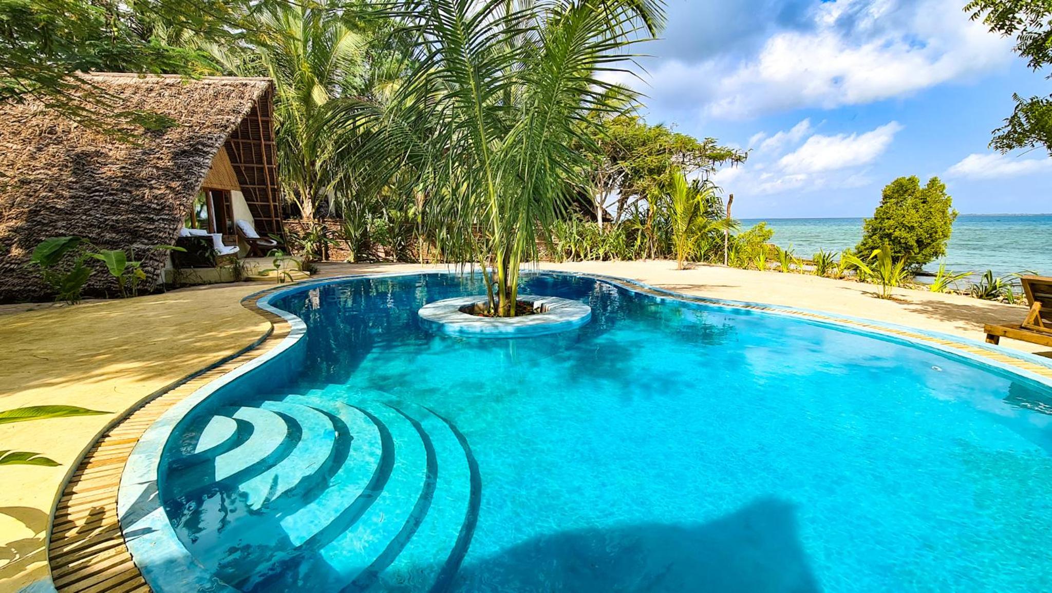 Ocean Front Bungalow - Photo 7