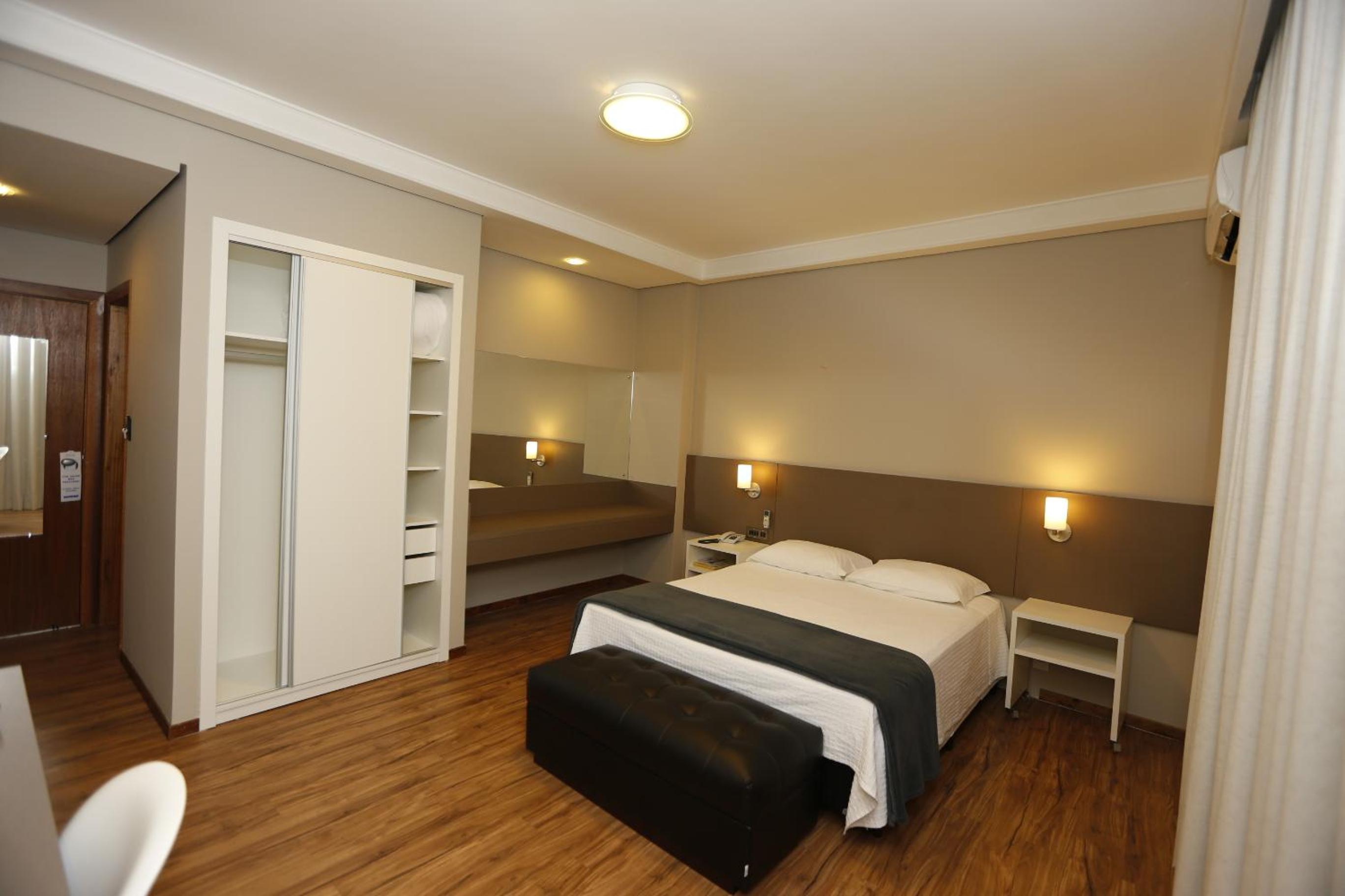 Deluxe Queen Room photo 3