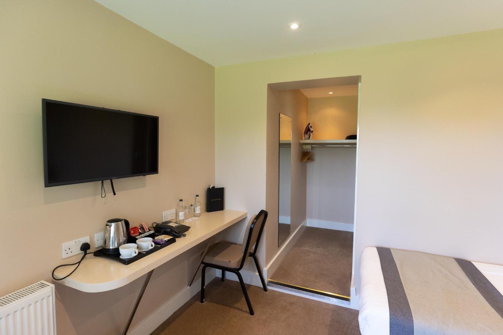 Double Room - Photo 4