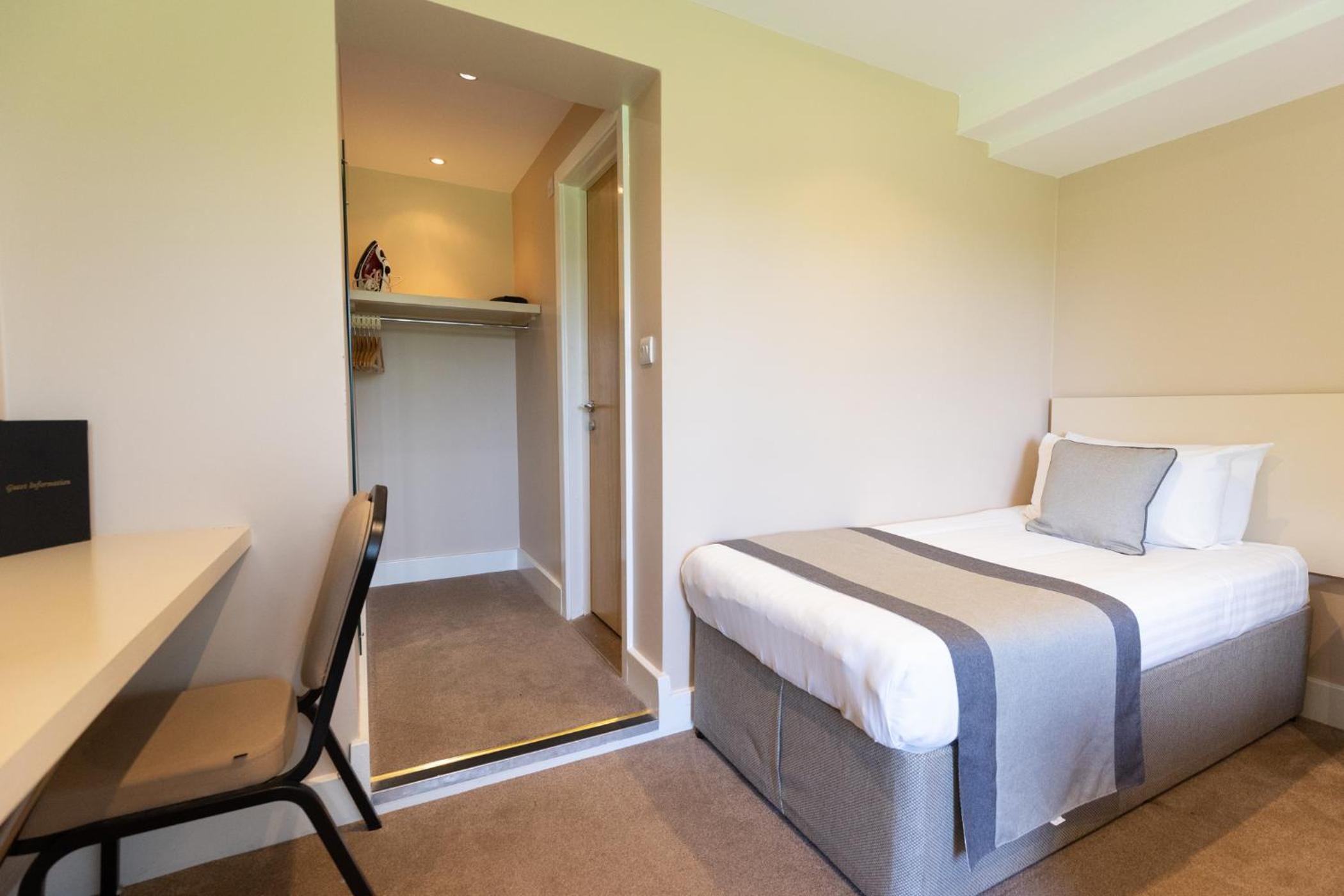 Single Room photo 3