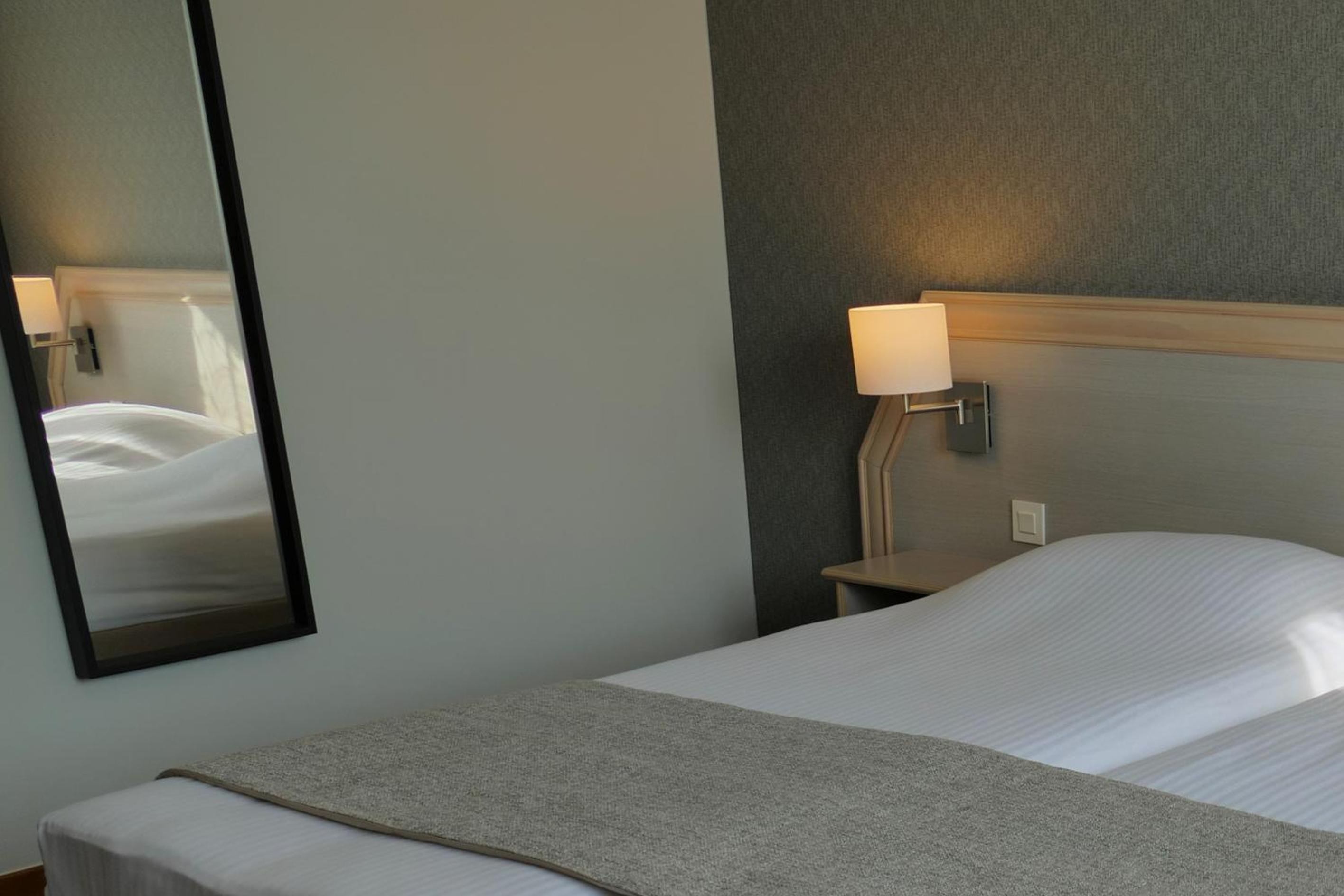 Double or Twin Room - Photo 5