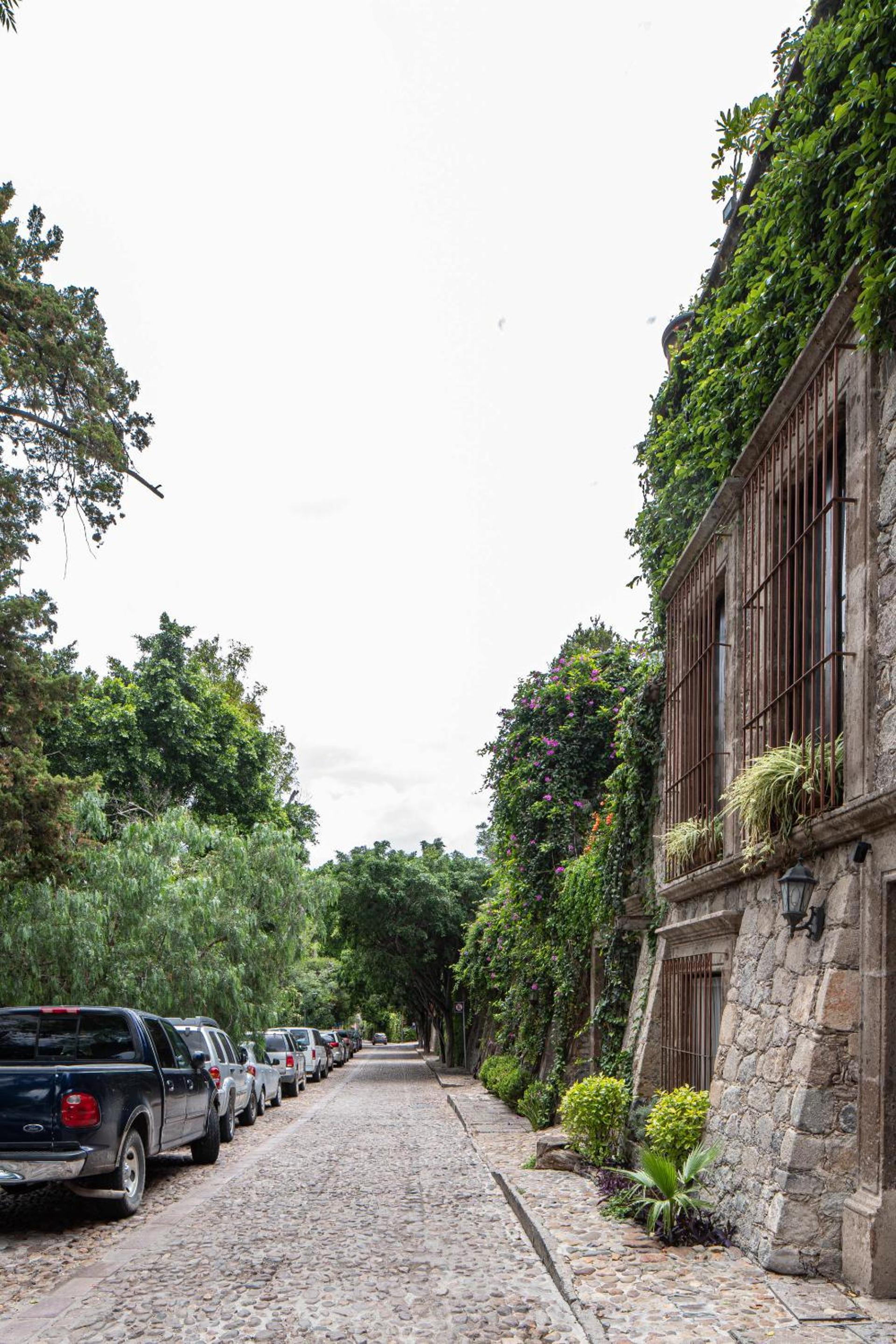 Villa - Photo 2