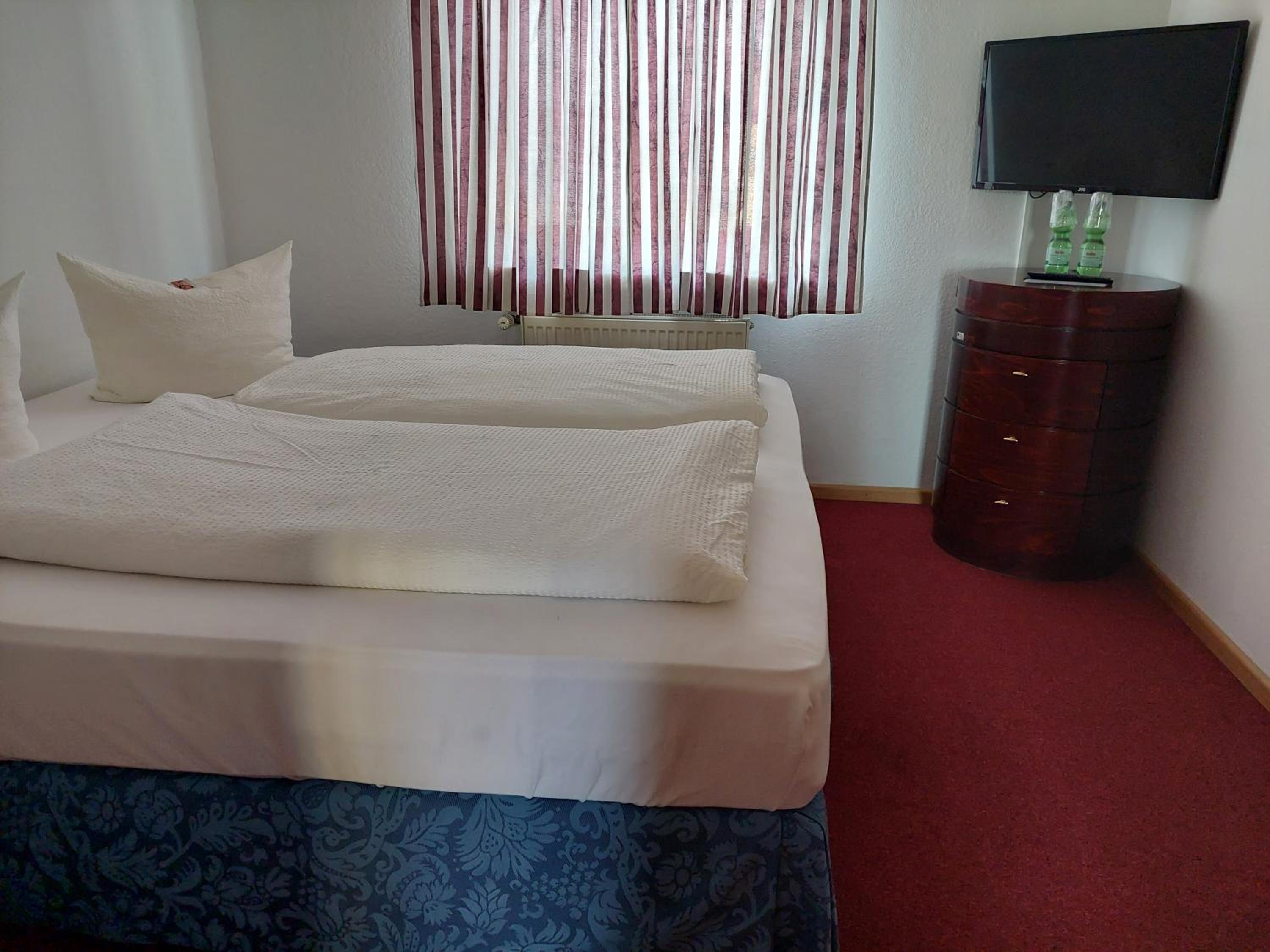 Standard Double Room - Photo 4