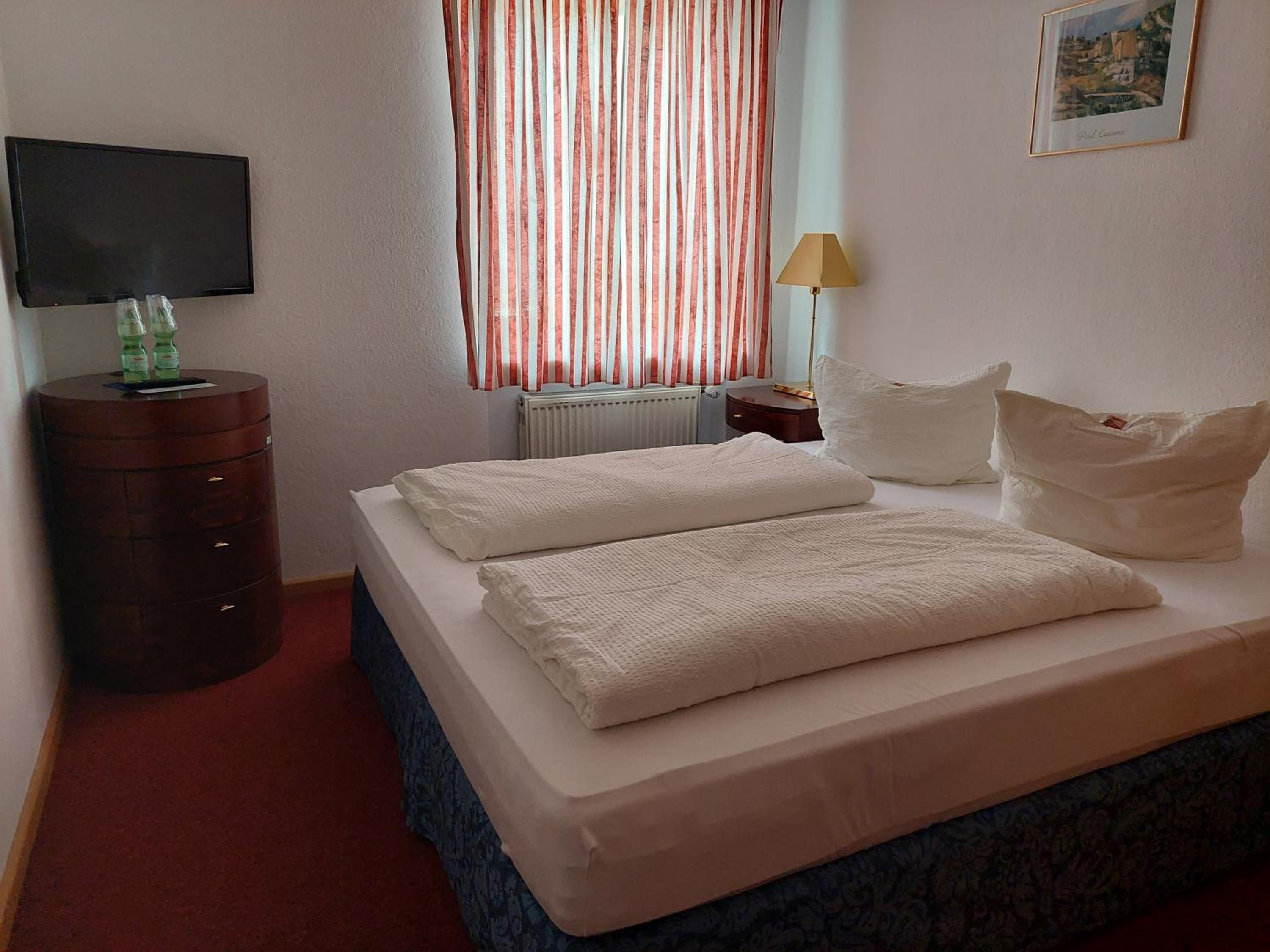 Standard Double Room - Photo 3