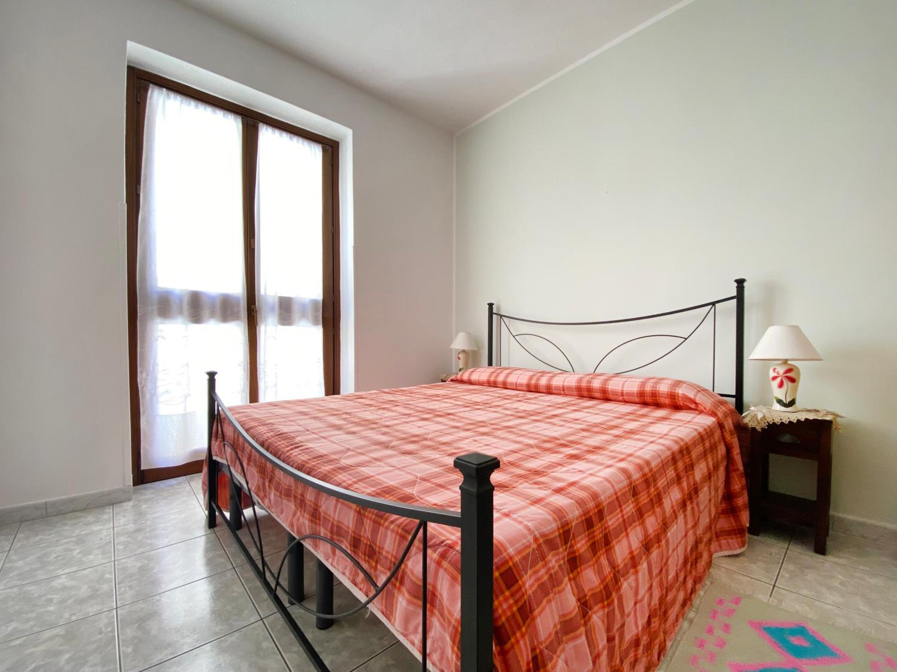 One-Bedroom House - Photo 13