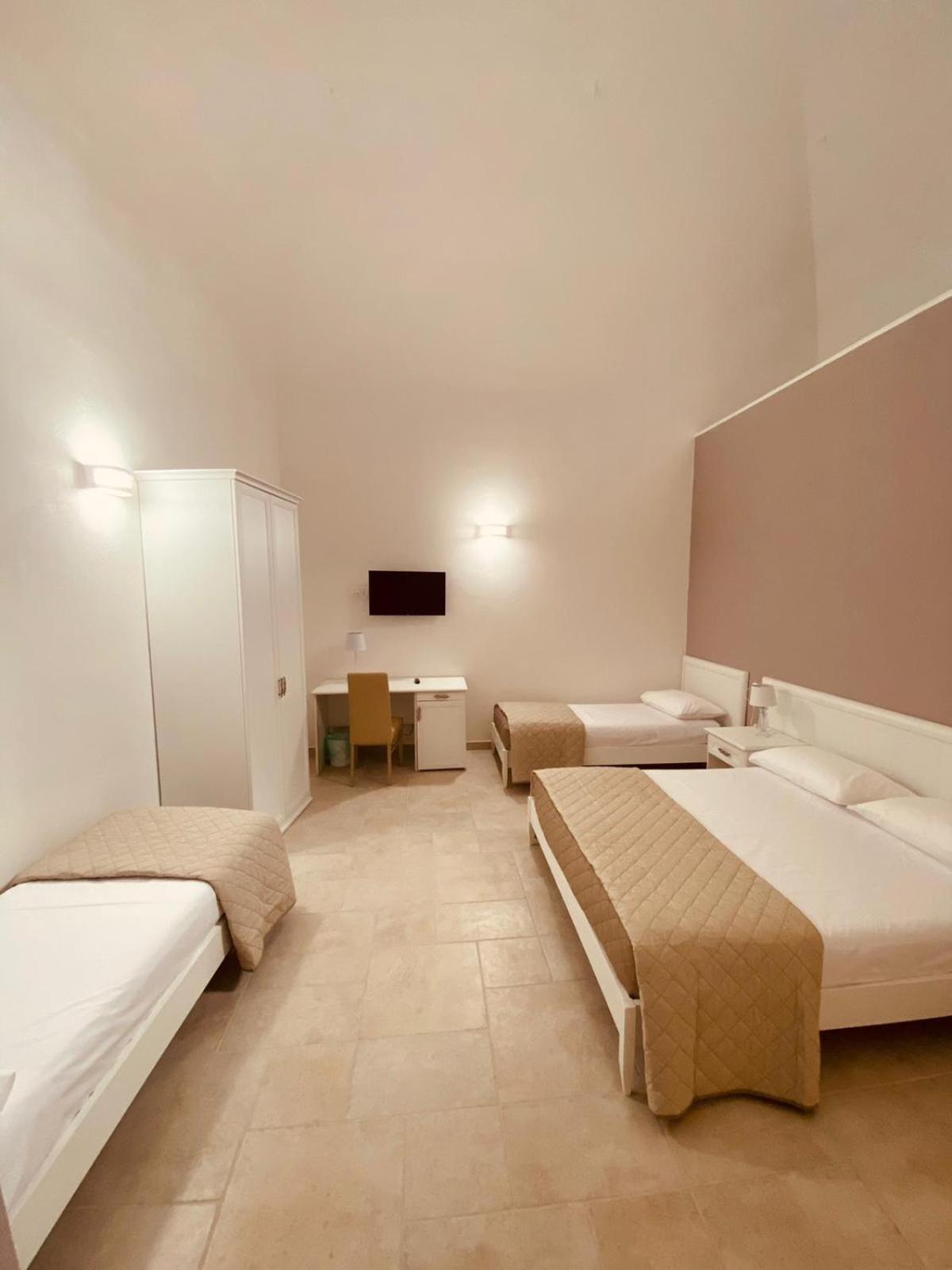 Classic Quadruple Room - Photo 1