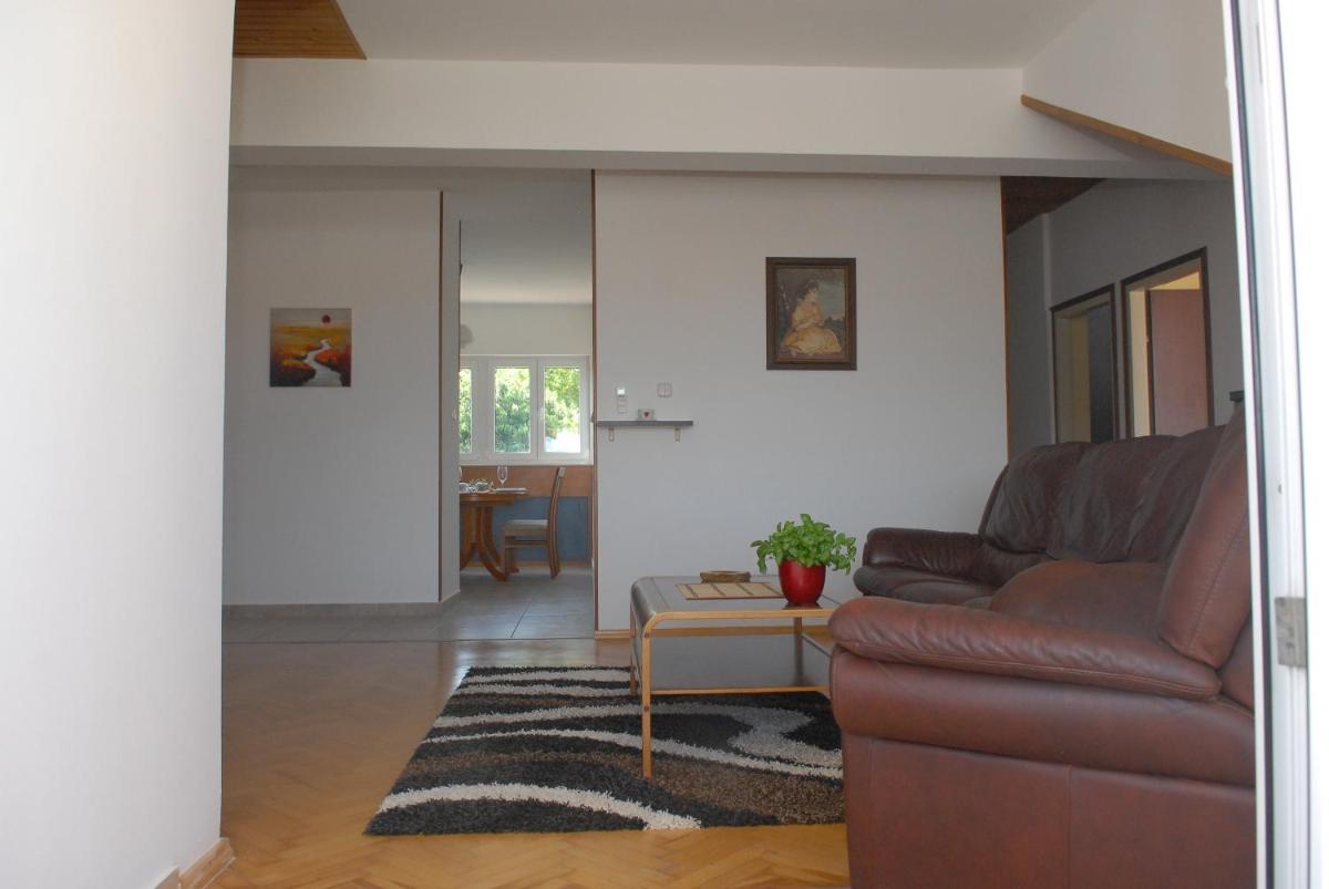 Apartment with Terrace - Photo 1
