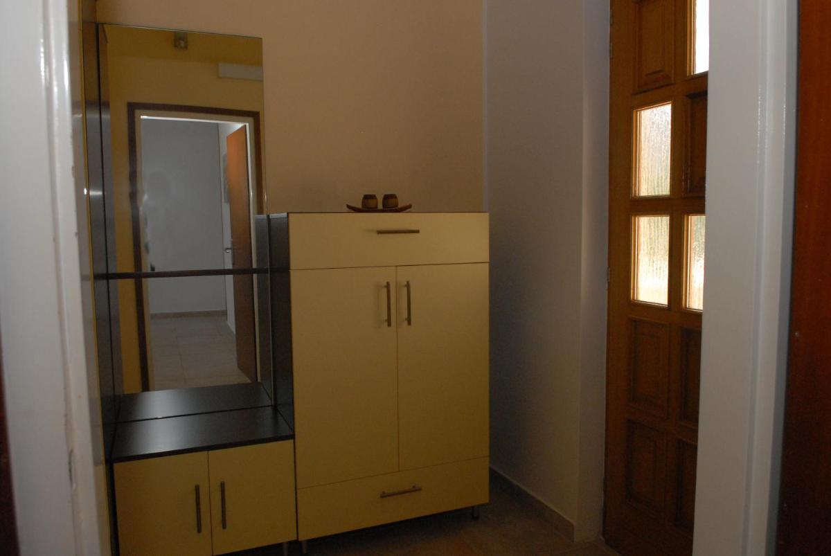 Apartment with Terrace - Photo 12
