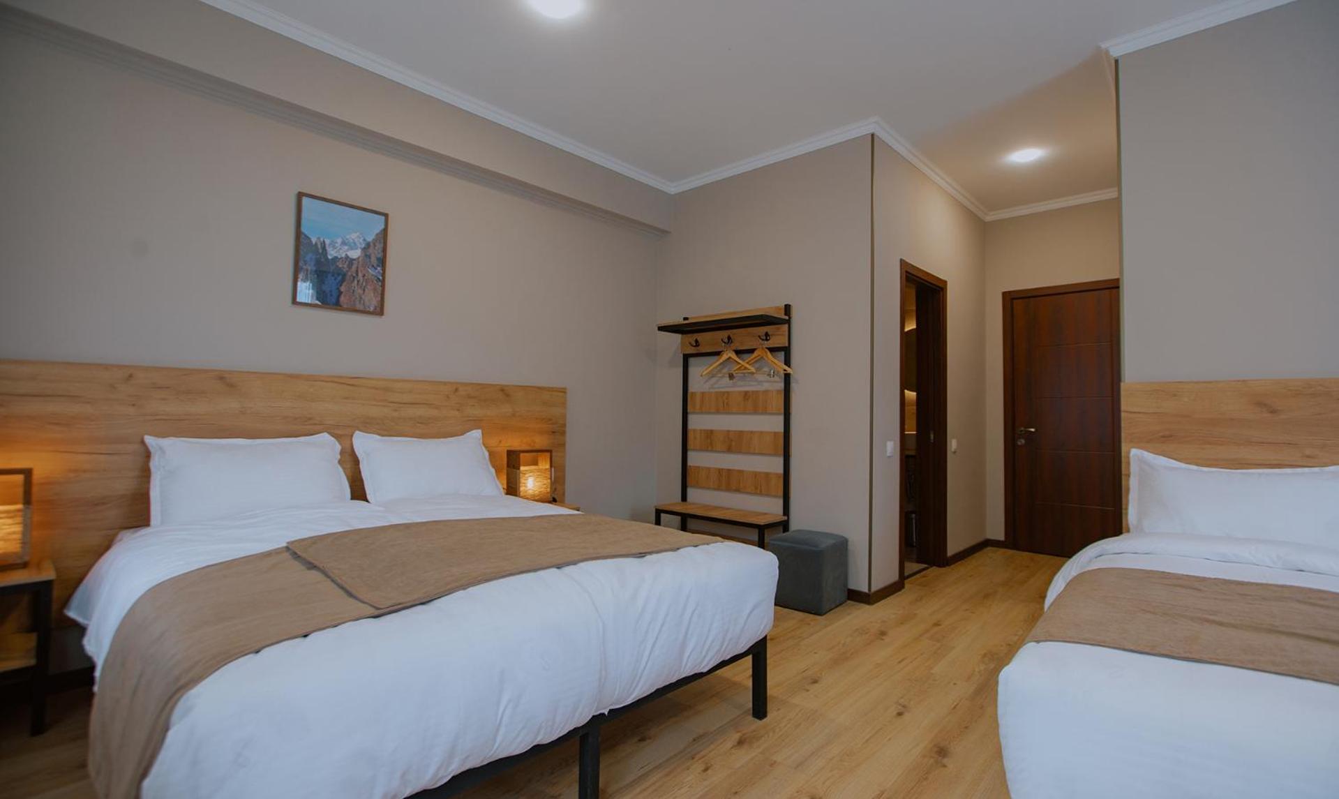 Quadruple Room with Back Mountain View - Photo 1