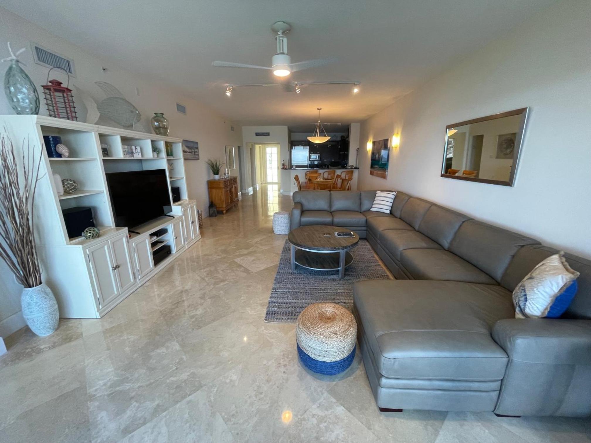 Deluxe Suite with Sea View photo 2