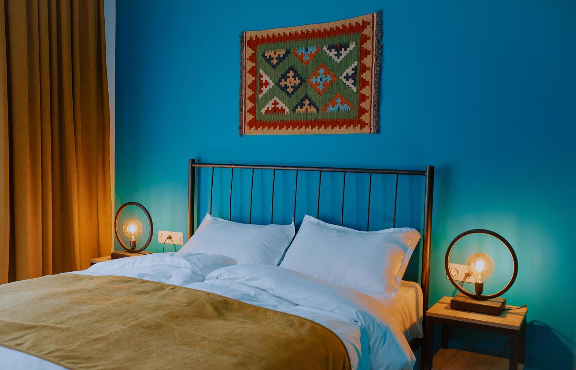 Double Room with Back Mountain View  - Photo 1